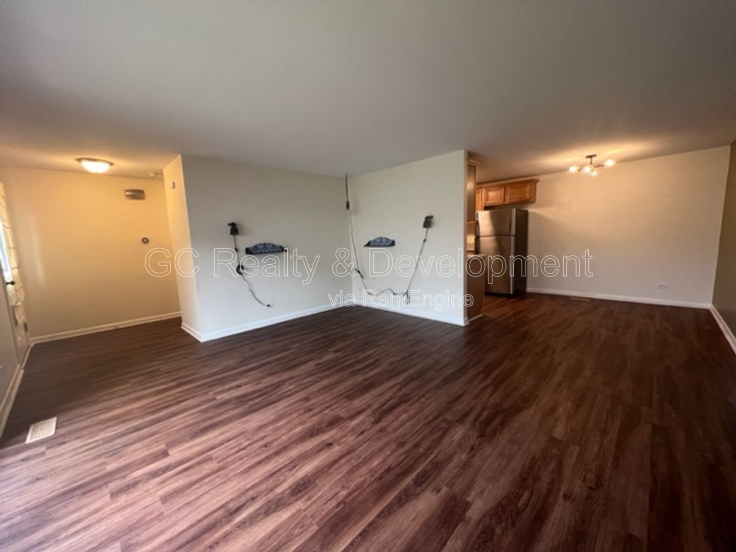 *** DISTRICT 54 / WEATHERSFIELD COMMONS / 2 BDRM / SS APPL INCL / ATTACHED GARAGE *** property image