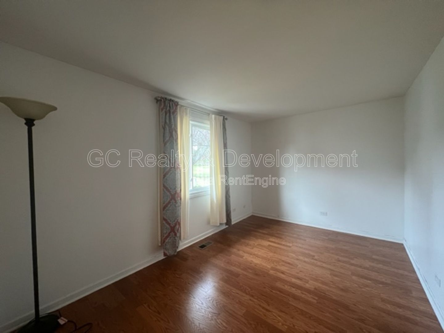 *** DISTRICT 54 / WEATHERSFIELD COMMONS / 2 BDRM / SS APPL INCL / ATTACHED GARAGE *** property image