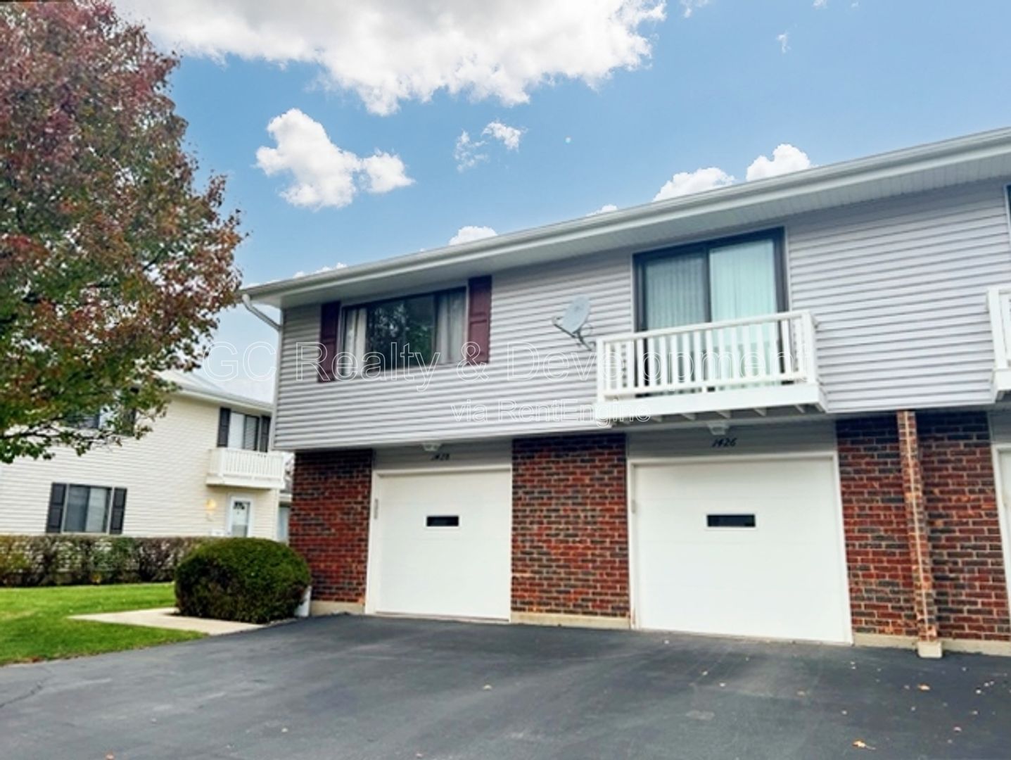 *** DISTRICT 54 / WEATHERSFIELD COMMONS / 2 BDRM / SS APPL INCL / ATTACHED GARAGE *** property image