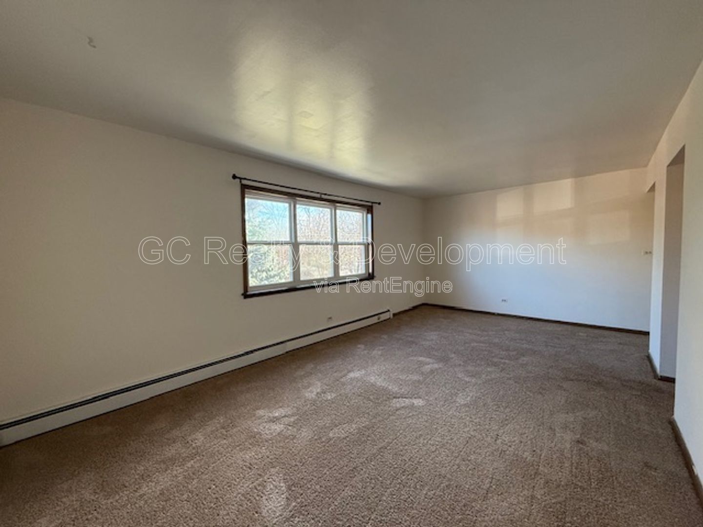 *** 2 BDRM / PARKING INCL / STORAGE UNIT / ON SITE LAUNDRY / ONLY PAY ELECTRIC *** property image