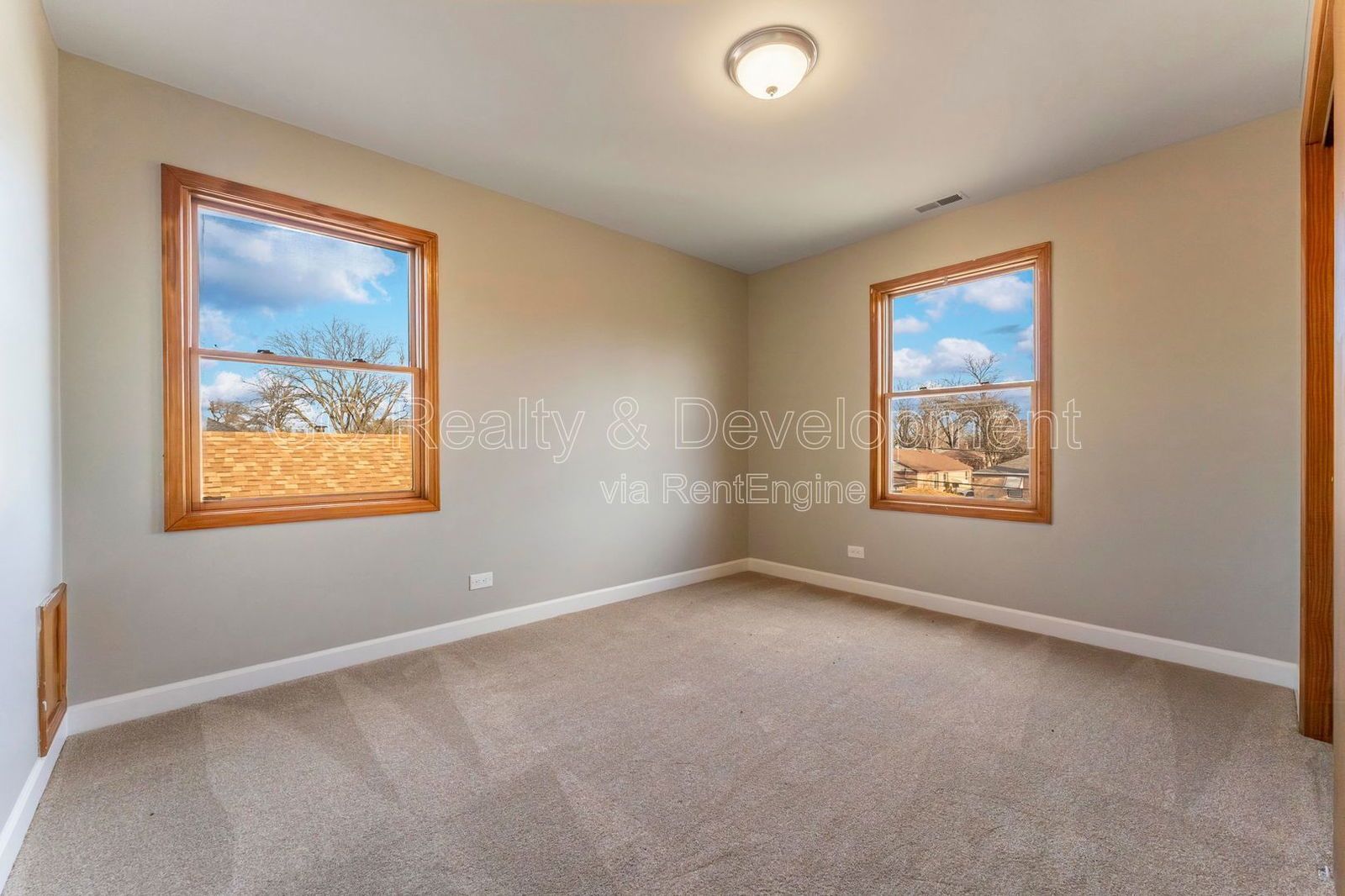 *** COMPLETE RENOVATION / 4 BDRM - 2 BTH / FENCED YARD / BASEMENT / DETACHED GARAGE *** property image