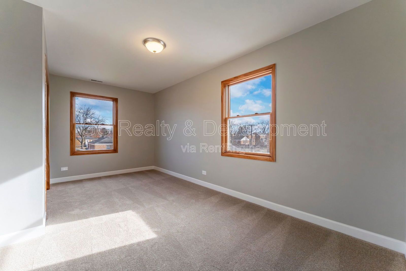 *** COMPLETE RENOVATION / 4 BDRM - 2 BTH / FENCED YARD / BASEMENT / DETACHED GARAGE *** property image