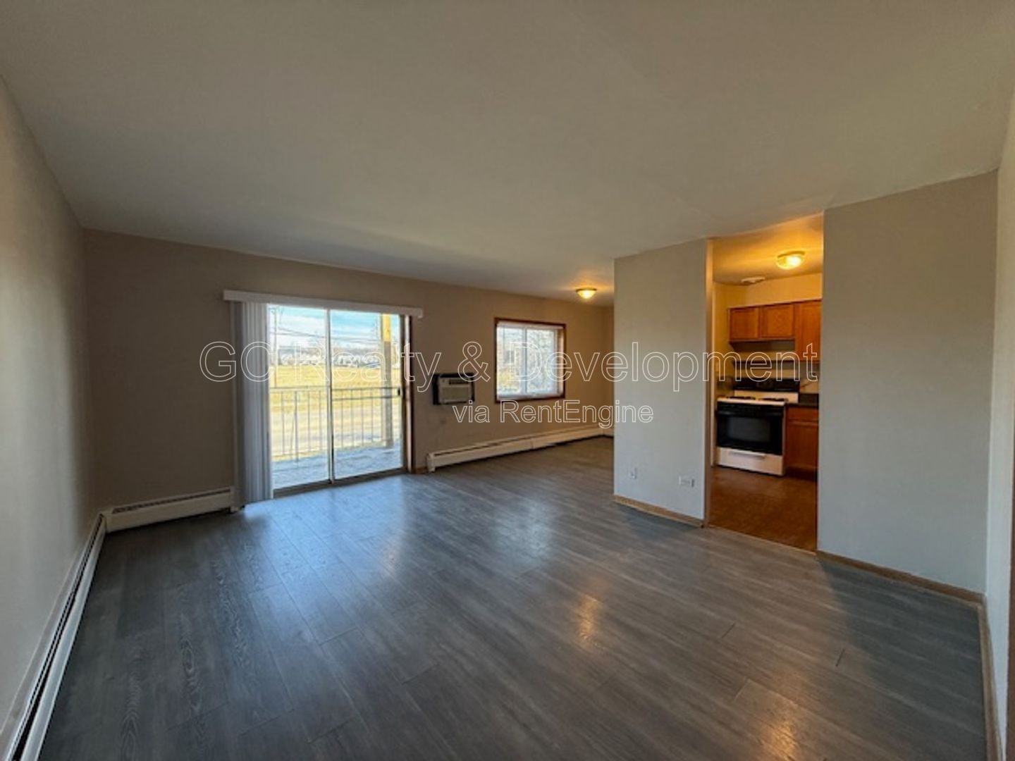 *** 1 BDRM / TENANT PAYS ELECTRIC ONLY / BALCONY / 1 PARKING SPOT / LAUNDRY ON SITE *** property image