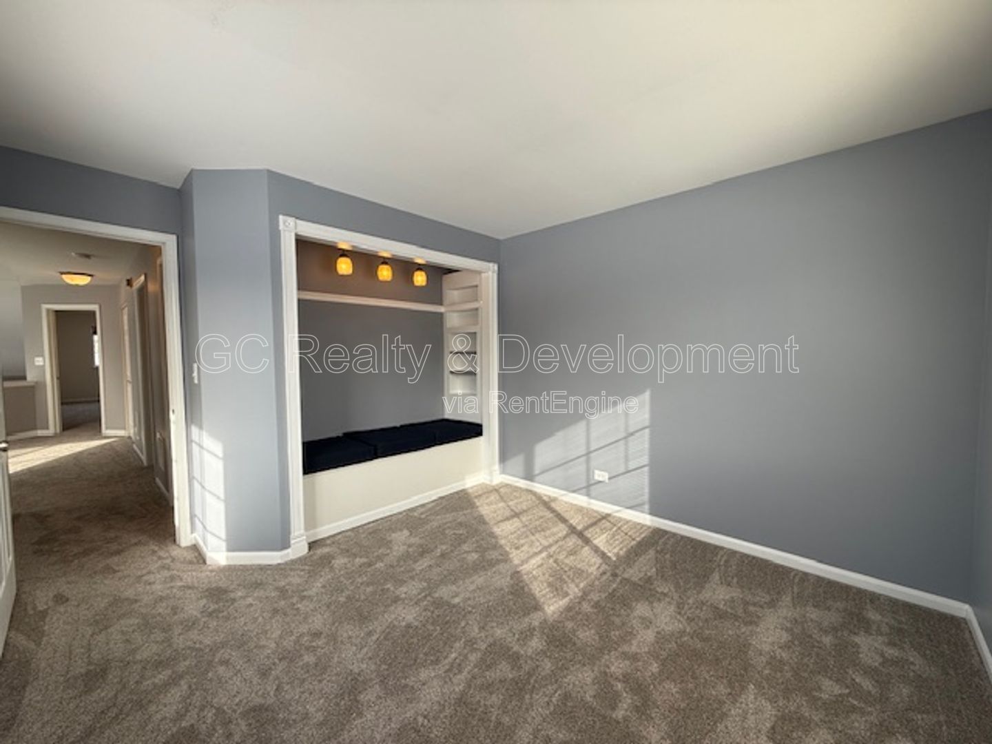 *** 2 BDRM - 2 BTH / IN UNIT LAUNDRY / ATTACHED GARAGE / QUICK ACCESS TO SHOPPING *** property image