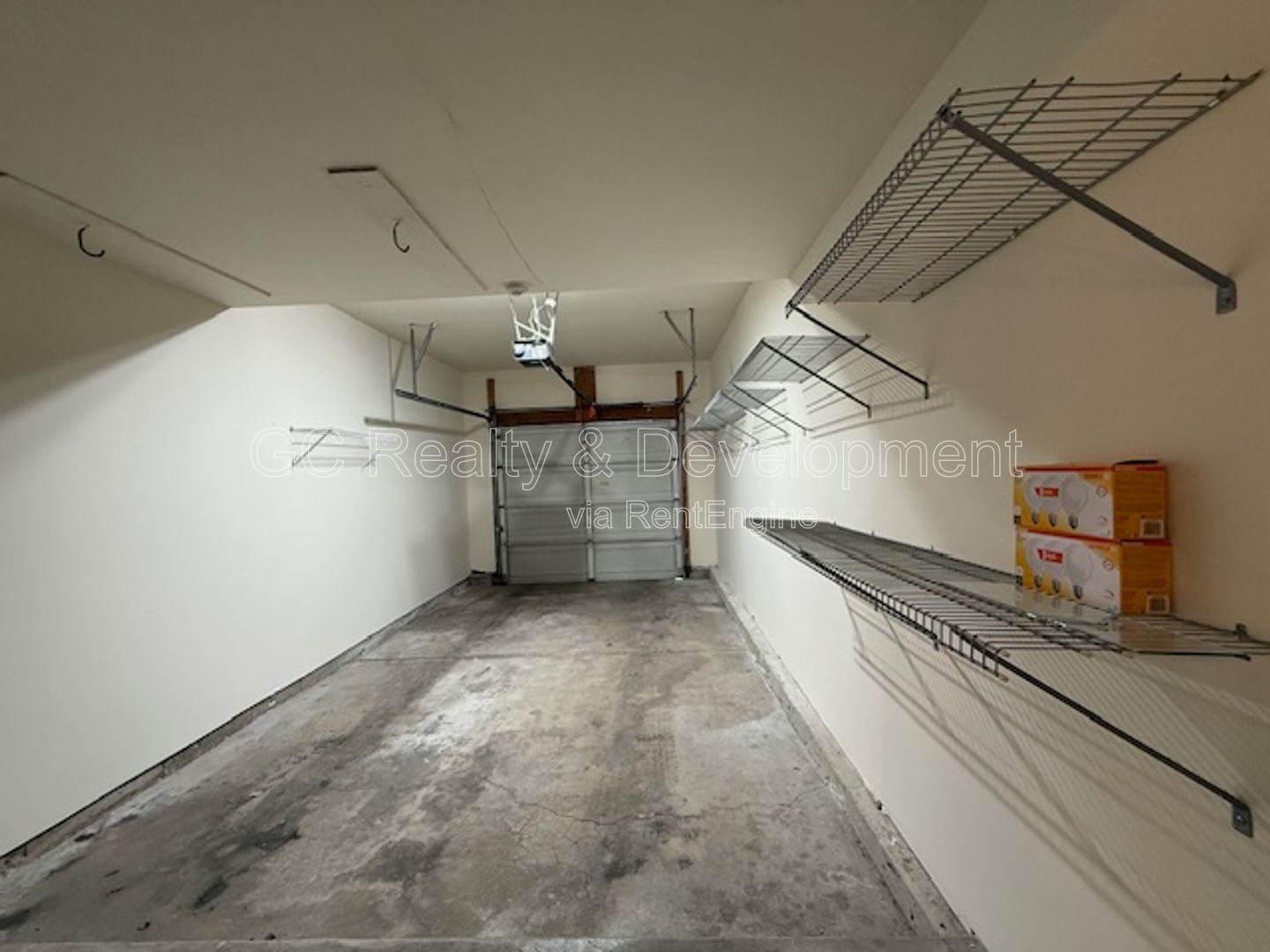 *** 2 BDRM - 2 BTH / IN UNIT LAUNDRY / ATTACHED GARAGE / QUICK ACCESS TO SHOPPING *** property image