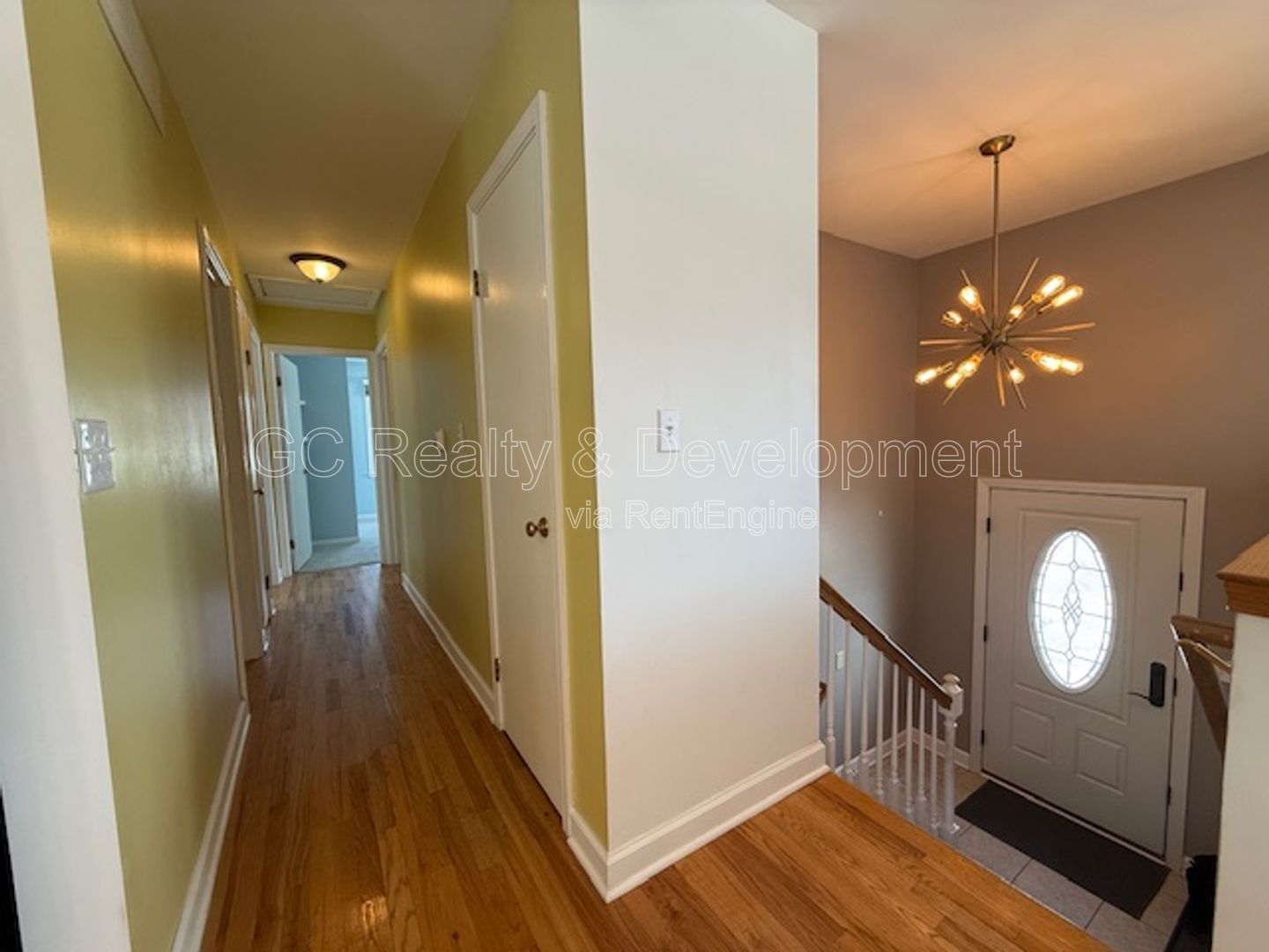 *** 3 BDRM - 2 BTH / FIN BASEMENT / DISTRICT 203 / REAR DECK W LOWER LVL WALK OUT / 2000 + SQFT *** property image