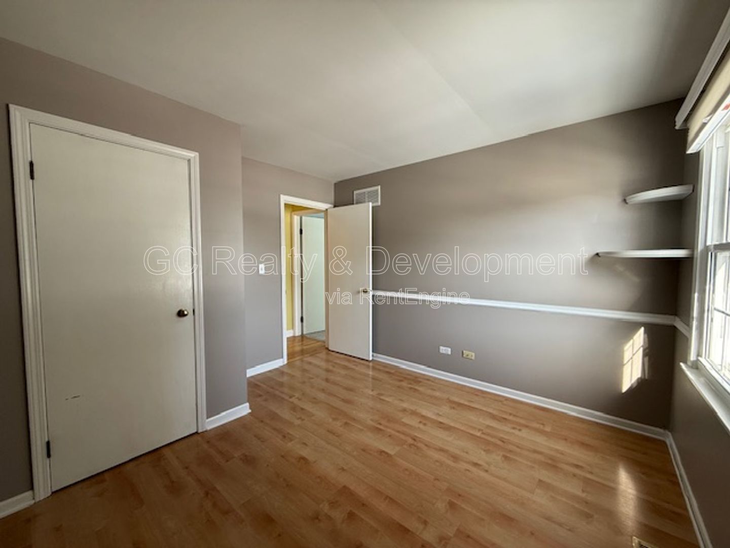 *** 3 BDRM - 2 BTH / FIN BASEMENT / DISTRICT 203 / REAR DECK W LOWER LVL WALK OUT / 2000 + SQFT *** property image