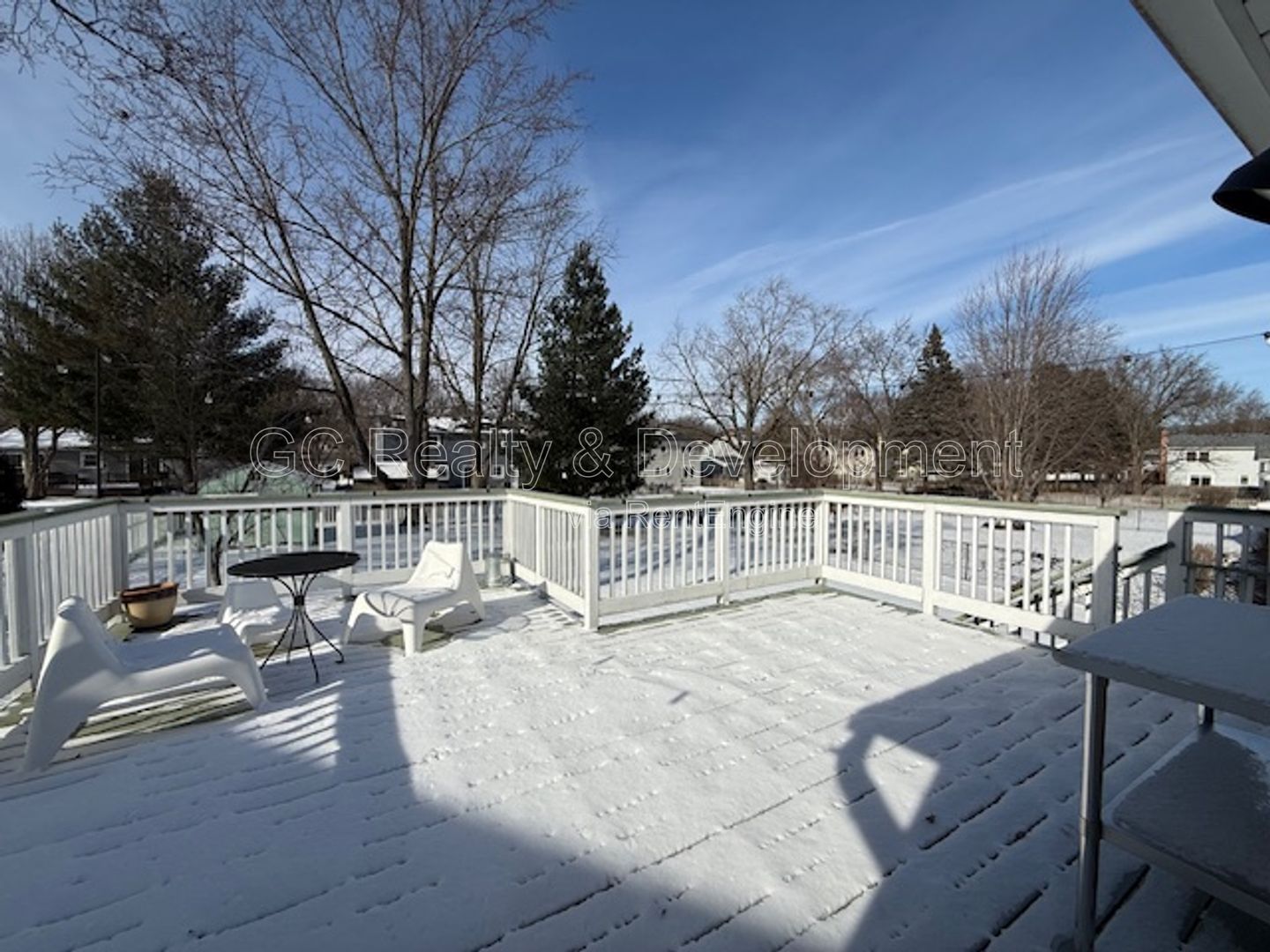 *** 3 BDRM - 2 BTH / FIN BASEMENT / DISTRICT 203 / REAR DECK W LOWER LVL WALK OUT / 2000 + SQFT *** property image
