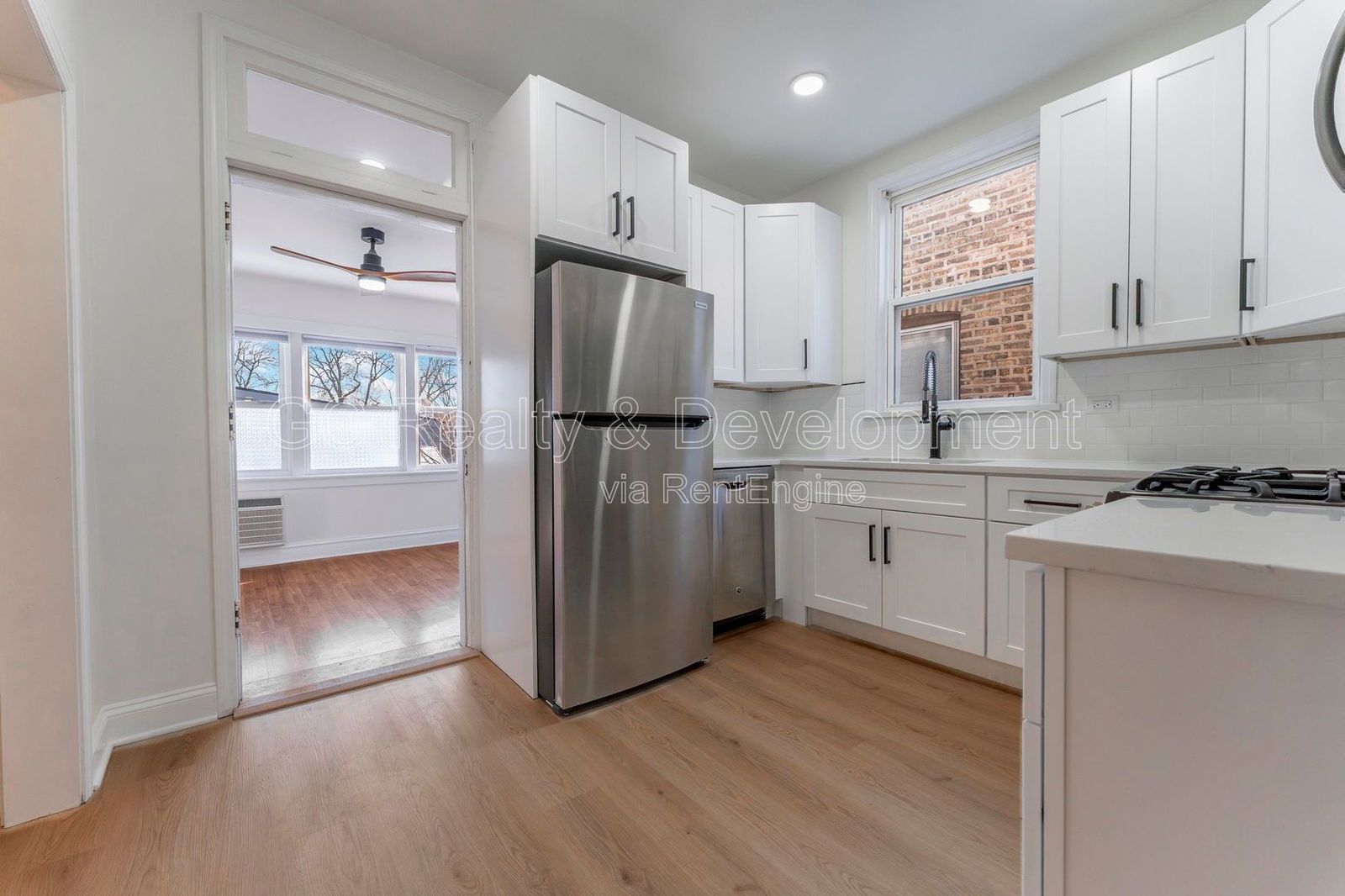 *** RECENTLY UPDATED / 2 BDRM + DEN / FREE LAUNDRY ON SITE / SHARED GARAGE PARKING *** property image