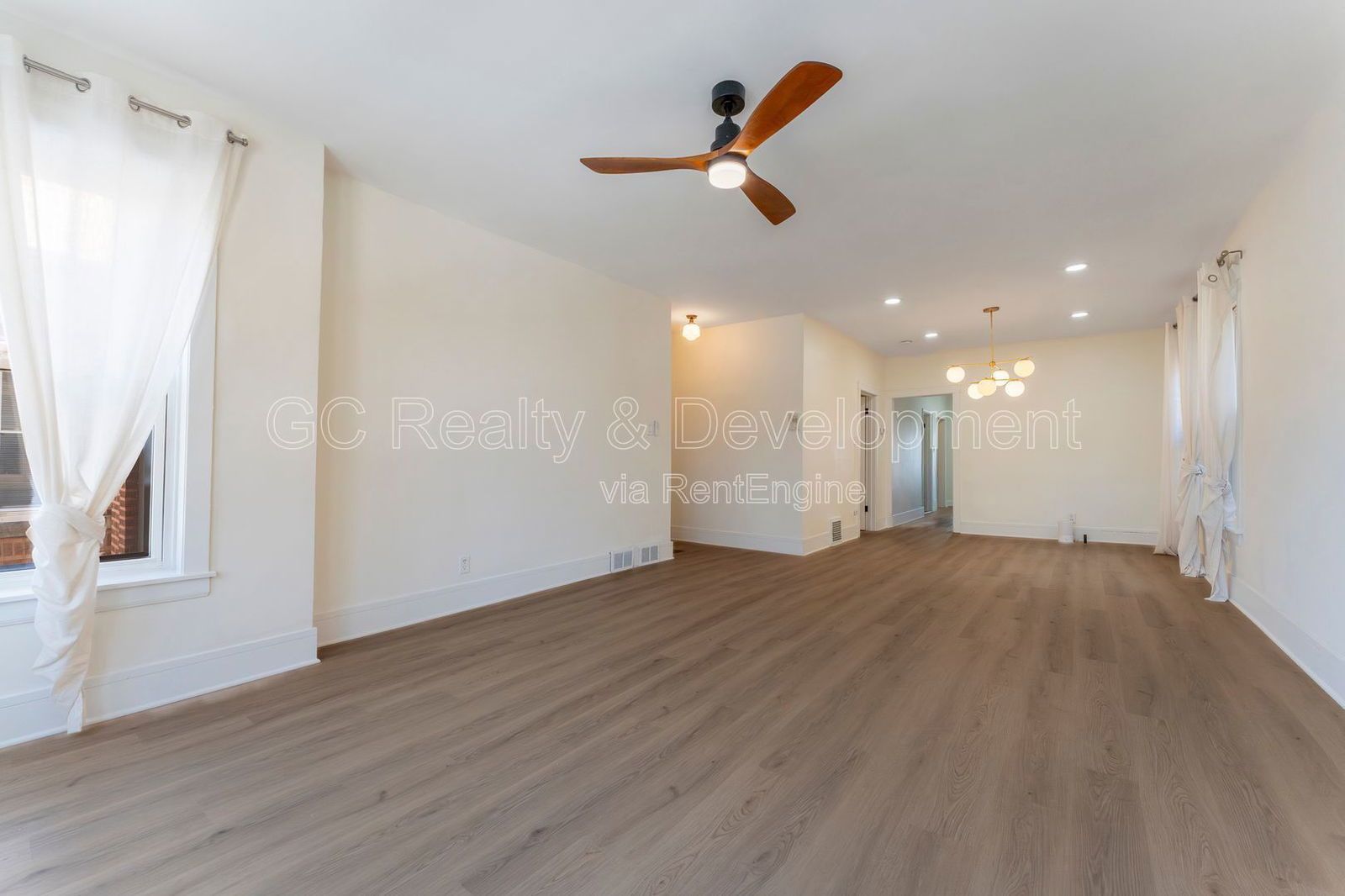 *** RECENTLY UPDATED / 2 BDRM + DEN / FREE LAUNDRY ON SITE / SHARED GARAGE PARKING *** property image