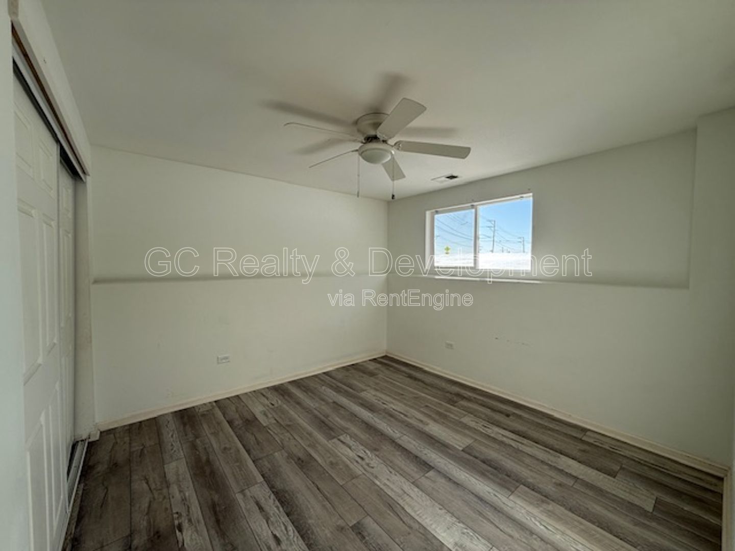 *** 2ND FLOOR UNIT / RECENTLY UPDATED / GARAGE PARKING AVAIL / LAUNDRY ON SITE *** property image
