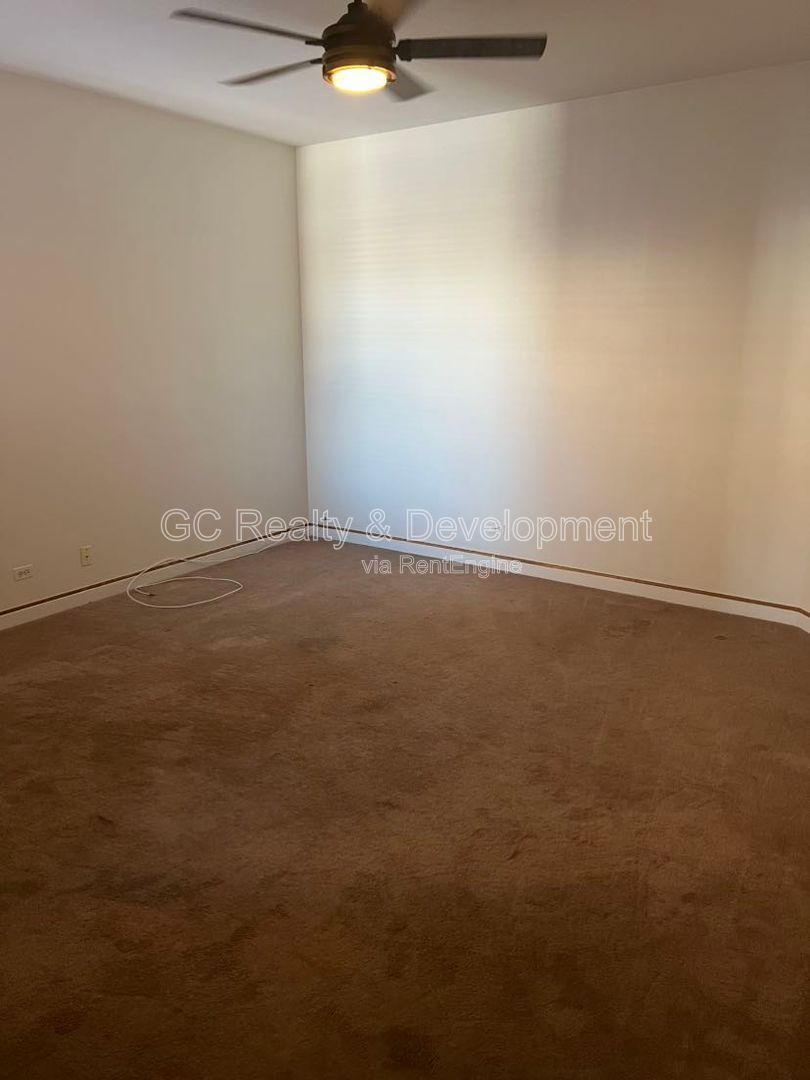 *** 3 BDRM - 2 BTH / 1500+ SQFT / IN UNIT LAUNDRY / ASSIGNED PARKING / NATURAL LIGHT THROUGHOUT *** property image