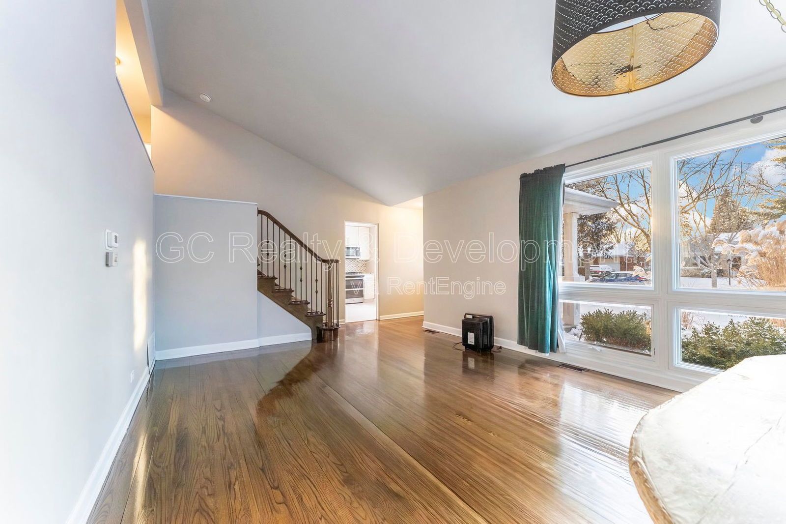 *** 3 BDRM - 2 BTH / RECENTLY UPDATED / IN UNIT LAUNDRY / FINISHED BASEMENT / BIG YARD W GAZEBO *** property image