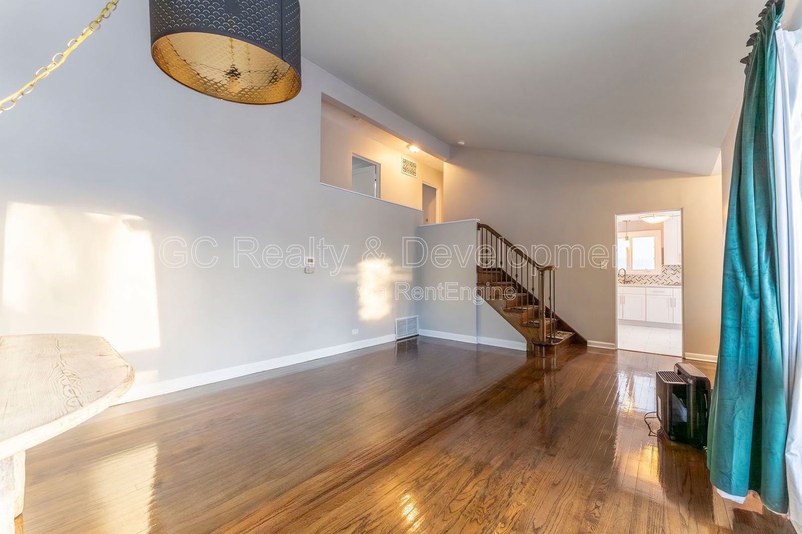 *** 3 BDRM - 2 BTH / RECENTLY UPDATED / IN UNIT LAUNDRY / FINISHED BASEMENT / BIG YARD W GAZEBO *** property image