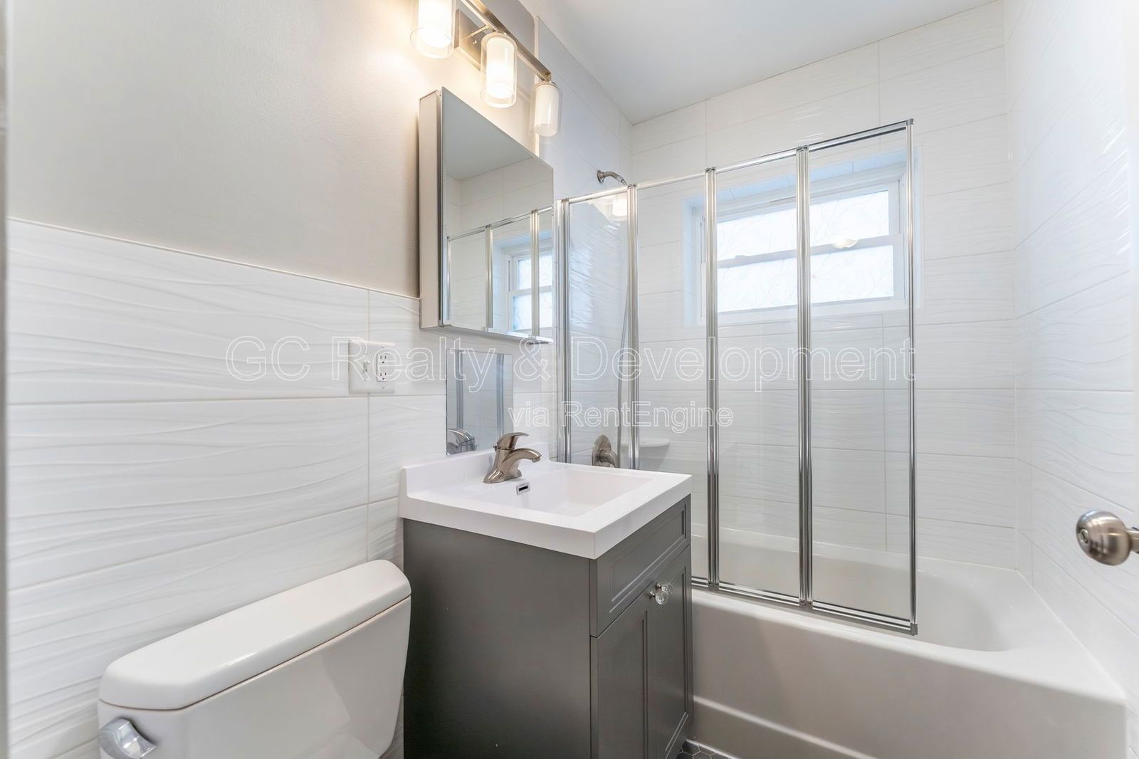 *** 3 BDRM - 2 BTH / RECENTLY UPDATED / IN UNIT LAUNDRY / FINISHED BASEMENT / BIG YARD W GAZEBO *** property image