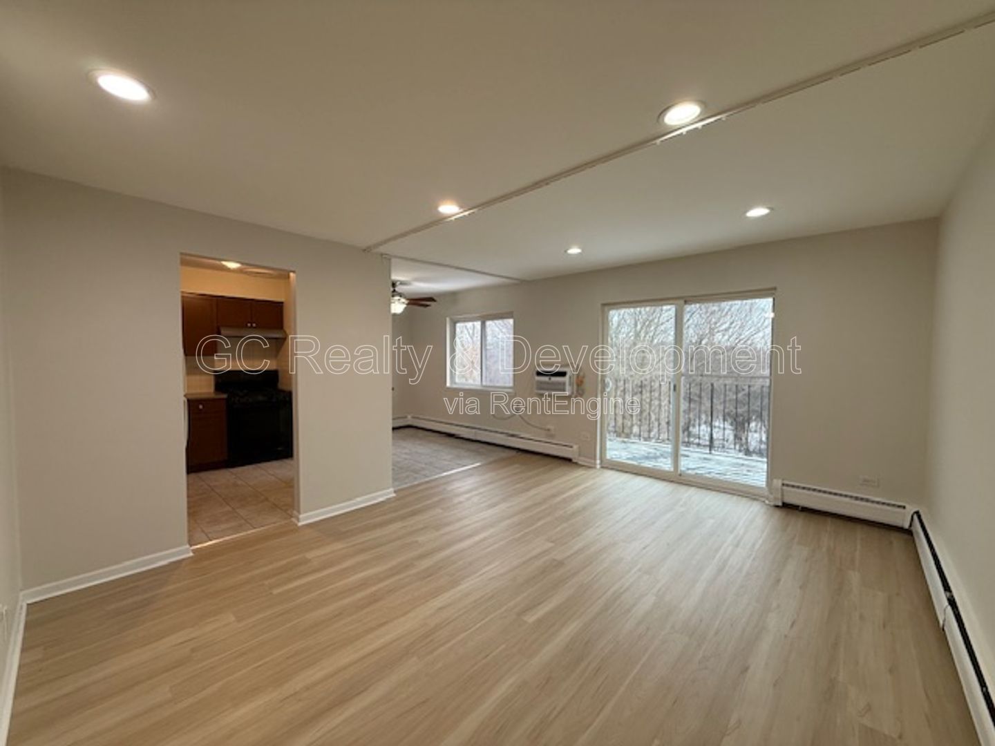 *** 1 BDRM / ONLY PAY ELECTRIC / PARKING INCLUDED / LAUNDRY ON SITE / SHOPPING NEARBY *** property image