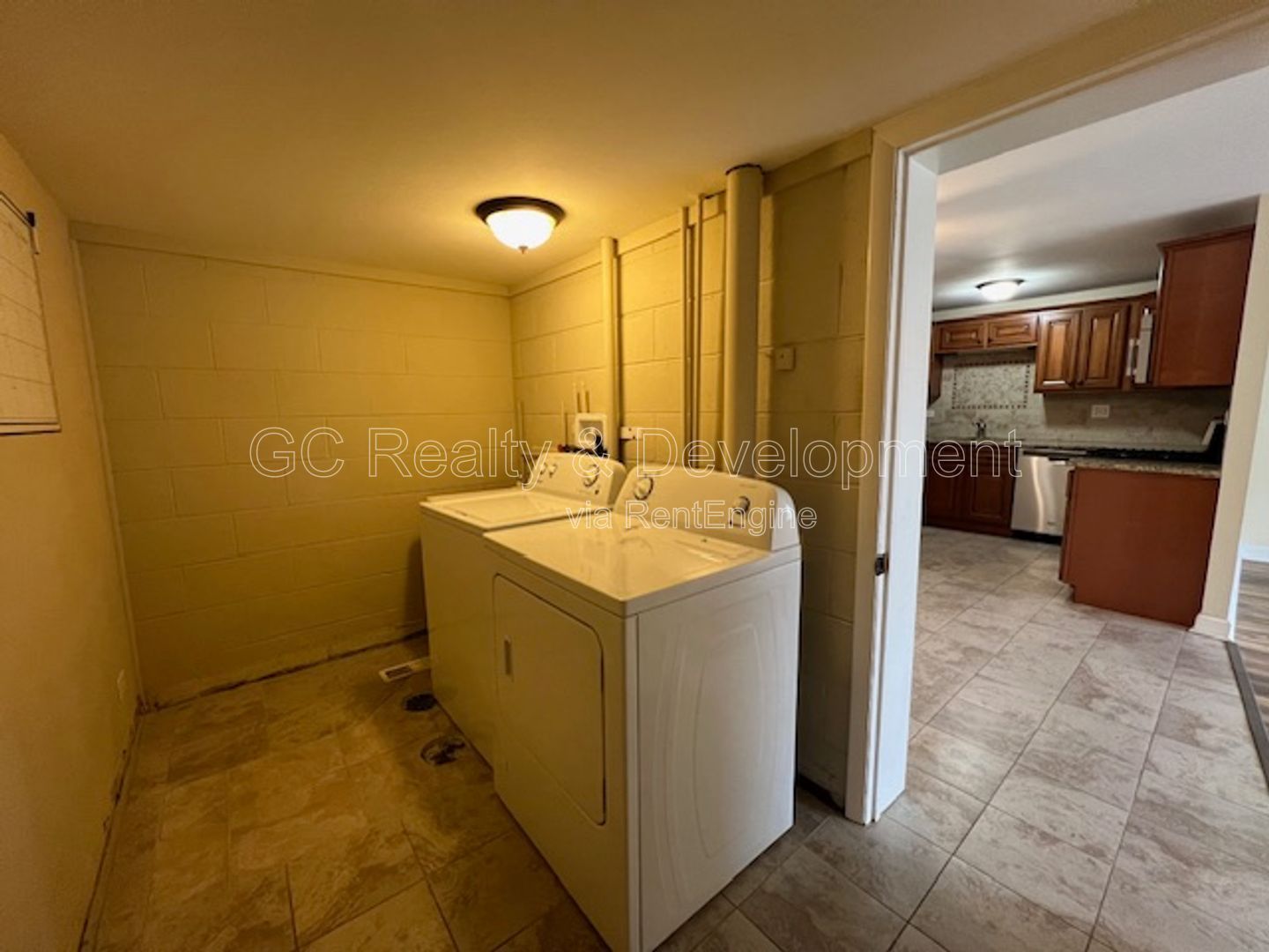 *** RANCH QUAD / 2 BDRM / 1 BTH / 1 CAR GARAGE / POOL / CLUBHOUSE *** property image