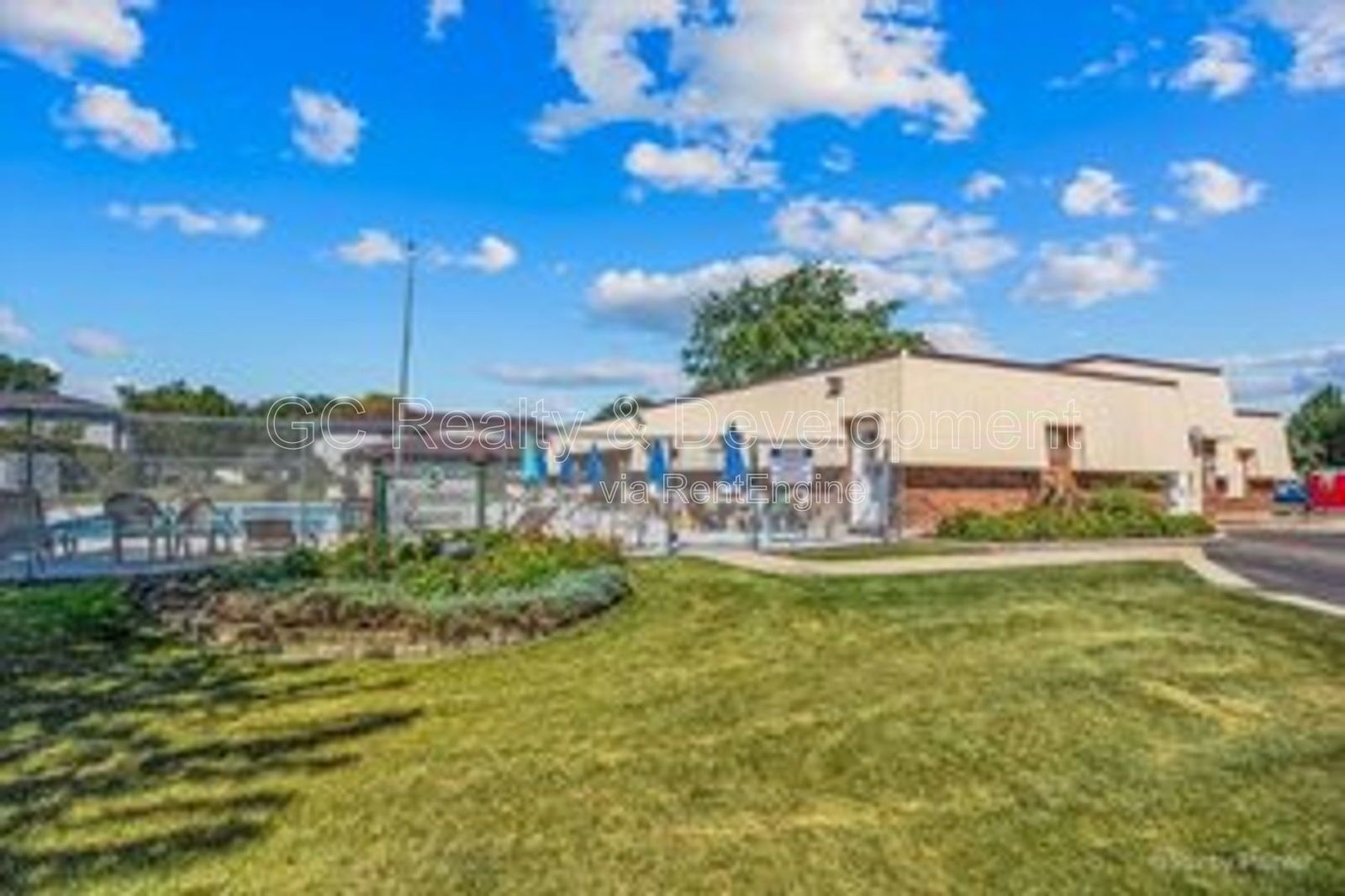 *** RANCH QUAD / 2 BDRM / 1 BTH / 1 CAR GARAGE / POOL / CLUBHOUSE *** property image