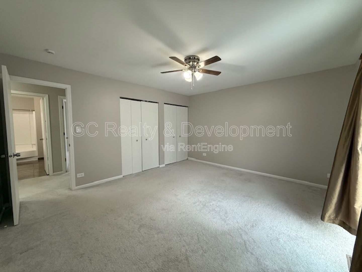 *** UPDATED 3 BDRM DUPLEX W/ 1ST FLOOR BDRM & FULL BTH / LARGE LOFT AREA / DOGS WELCOMED / FULL BSMT *** property image