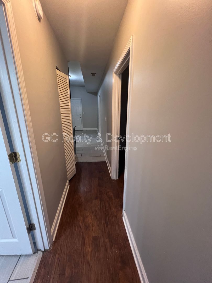 *** FRESH PAINT / 4 BDRM / RECENTLY UPDATED / APPLIANCES INCL / HARDWOOD FLOORS *** property image