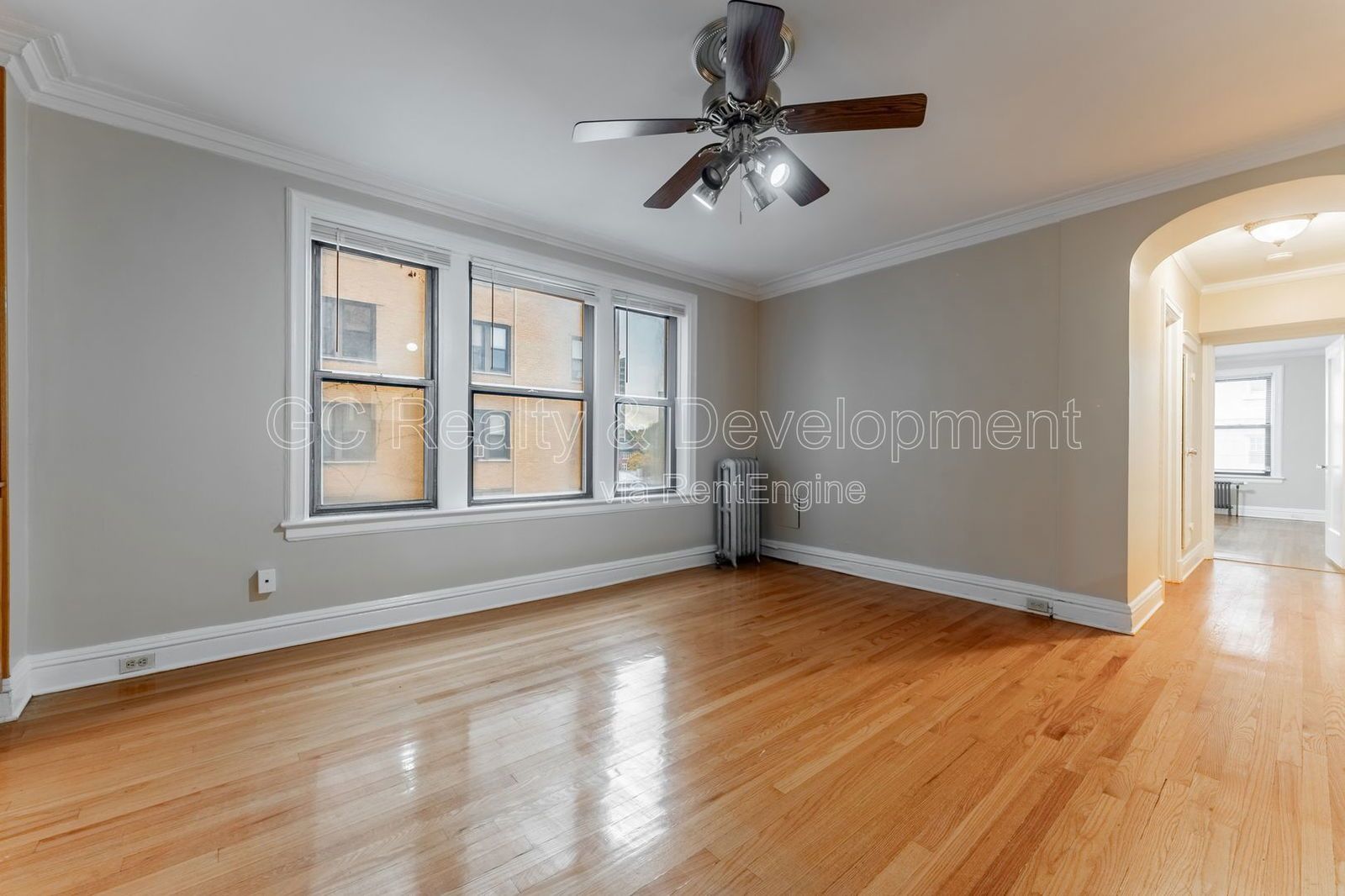 *** COMING SOON 4/15/26! / SPACIOUS 1 BED IN PRIME HYDE PARK - DON’T MISS OUT! / ON SITE GYM / STORAGE UNIT *** property image