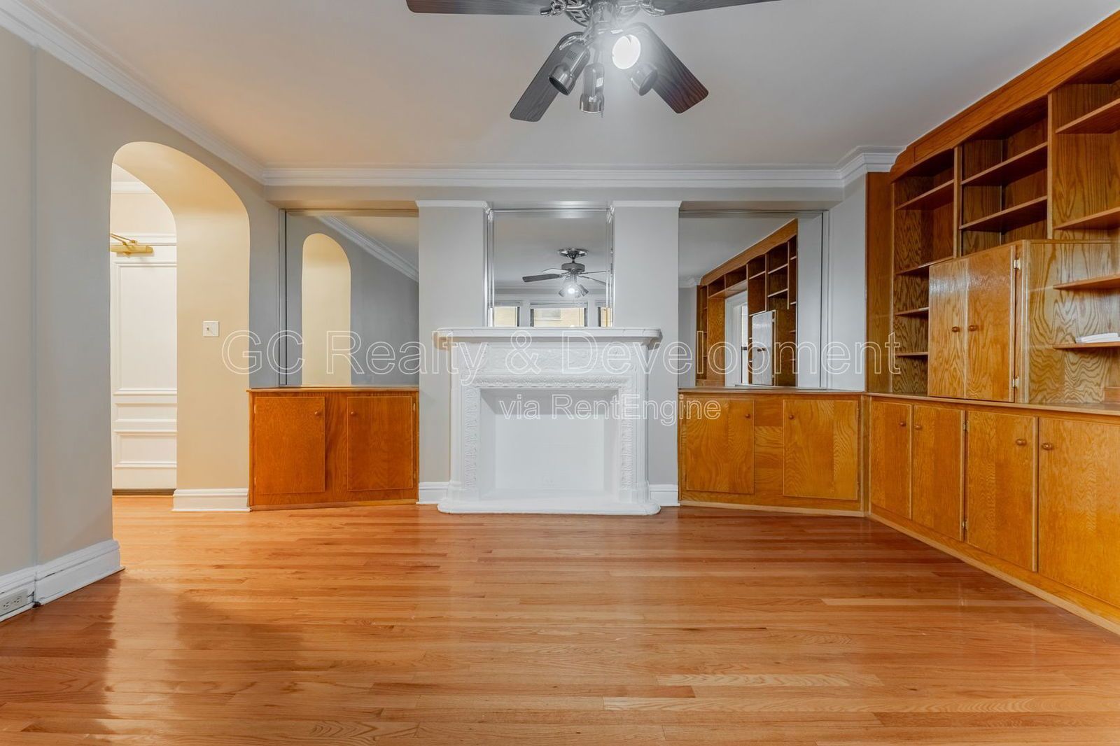 *** COMING SOON 4/15/26! / SPACIOUS 1 BED IN PRIME HYDE PARK - DON’T MISS OUT! / ON SITE GYM / STORAGE UNIT *** property image