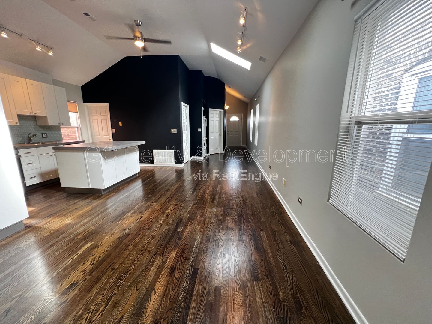 *** COMING SOON 4/15/26! / CUL-DE-SAC LOCATION / 2 BDRM - 2 BTH / CENTRAL AIR / IN UNIT W&D / 1 PARKING SPACE INCL *** property image