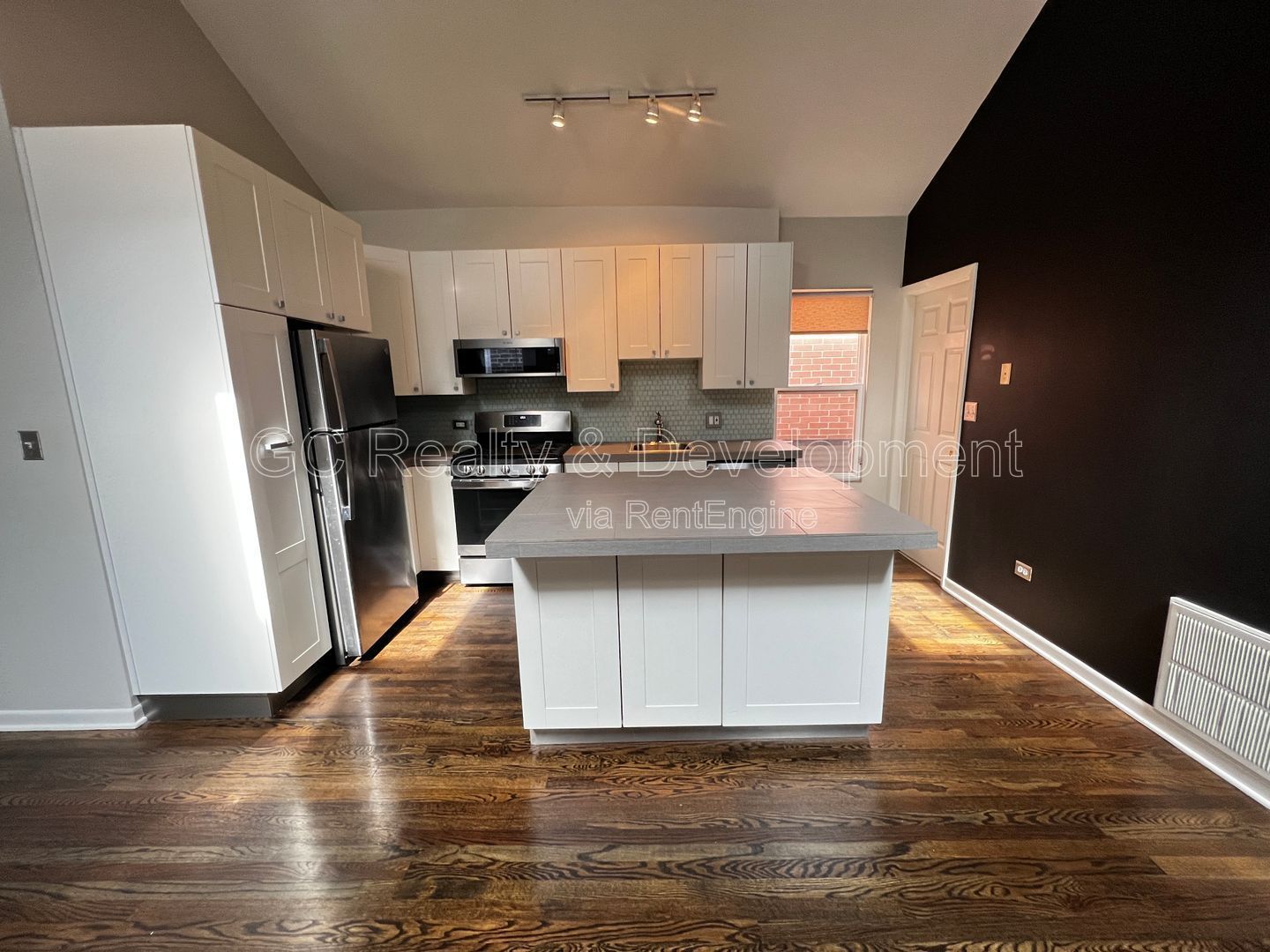 *** COMING SOON 4/15/26! / CUL-DE-SAC LOCATION / 2 BDRM - 2 BTH / CENTRAL AIR / IN UNIT W&D / 1 PARKING SPACE INCL *** property image