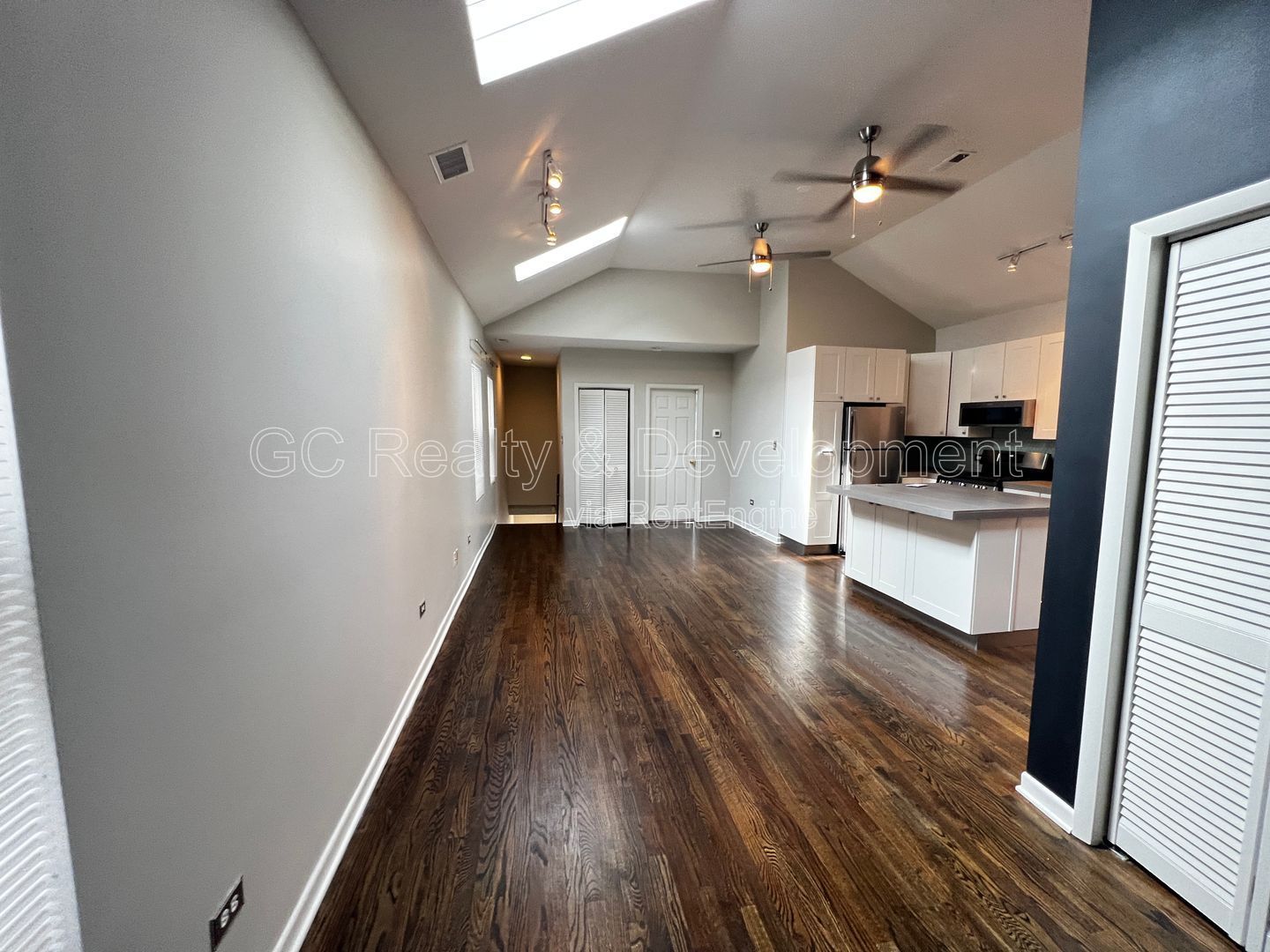 *** COMING SOON 4/15/26! / CUL-DE-SAC LOCATION / 2 BDRM - 2 BTH / CENTRAL AIR / IN UNIT W&D / 1 PARKING SPACE INCL *** property image