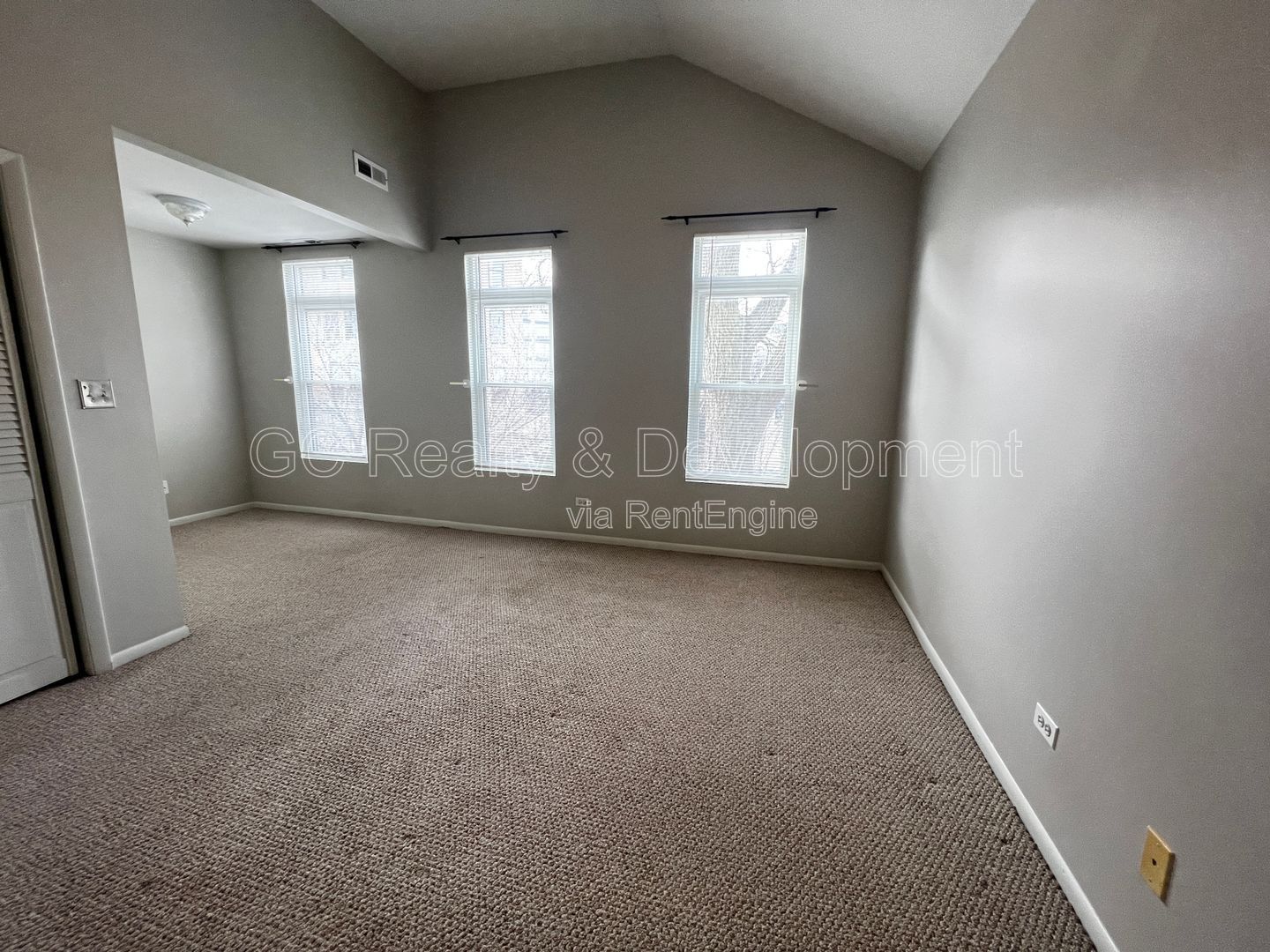 *** COMING SOON 4/15/26! / CUL-DE-SAC LOCATION / 2 BDRM - 2 BTH / CENTRAL AIR / IN UNIT W&D / 1 PARKING SPACE INCL *** property image