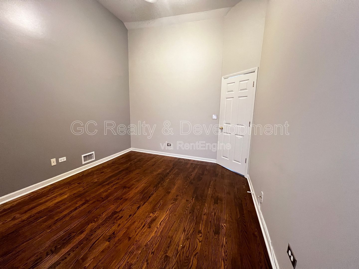 *** COMING SOON 4/15/26! / CUL-DE-SAC LOCATION / 2 BDRM - 2 BTH / CENTRAL AIR / IN UNIT W&D / 1 PARKING SPACE INCL *** property image