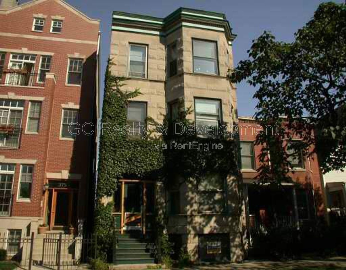 *** COMING SOON 4/01/26 / WRIGLEYVILLE LOCATION / PET FRIENDLY / WALK TO TRAIN / 1200+ SQFT / KITCHEN APPL INCL *** property image