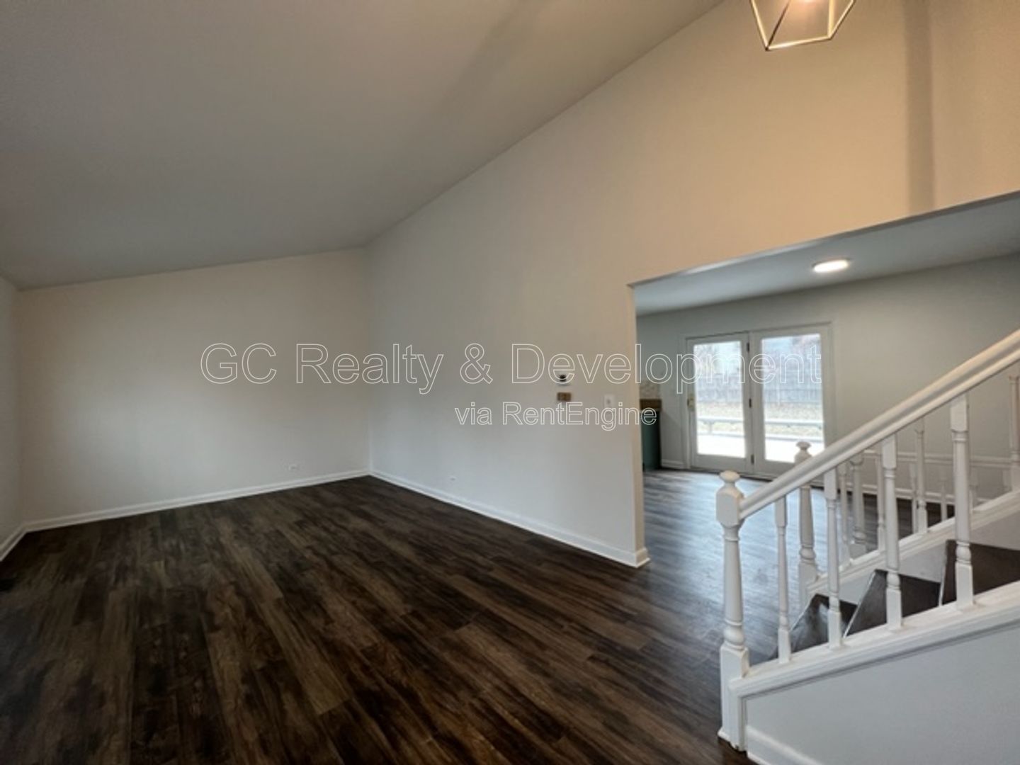 *** NAPERVILLE / 4 BDRM - 2 BTH / LARGE FENCED YARD W DECK / 2 CAR ATTACHED GARAGE *** property image