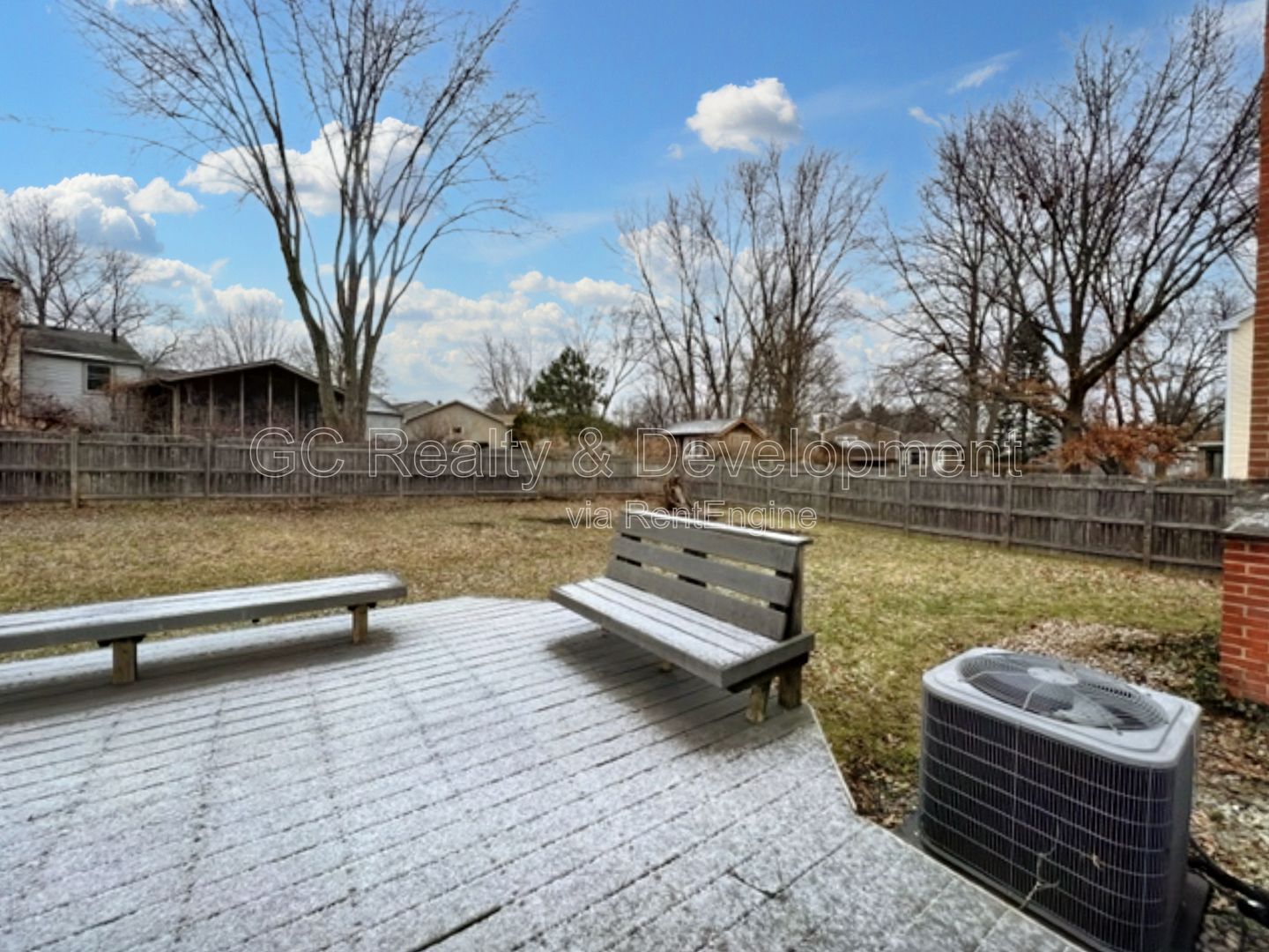 *** NAPERVILLE / 4 BDRM - 2 BTH / LARGE FENCED YARD W DECK / 2 CAR ATTACHED GARAGE *** property image