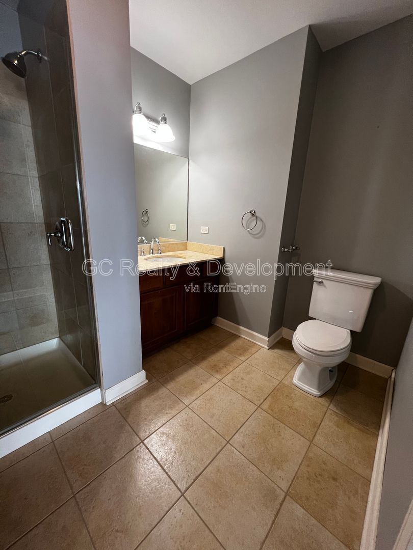 *** COMING SOON 4/15/26! / STUNNING CORNER UNIT / 2 BR / 2 BTH / INDOOR PARKING AVAIL / FULL AMENITY BLDG / GREAT LOCATION *** property image