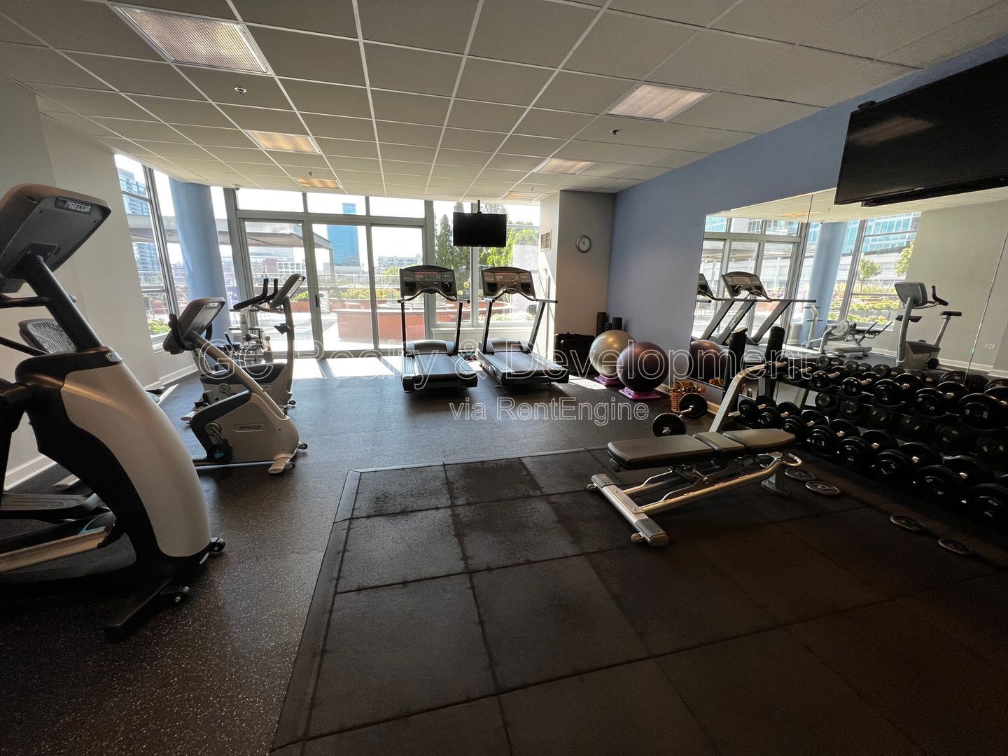 *** COMING SOON 4/15/26! / STUNNING CORNER UNIT / 2 BR / 2 BTH / INDOOR PARKING AVAIL / FULL AMENITY BLDG / GREAT LOCATION *** property image