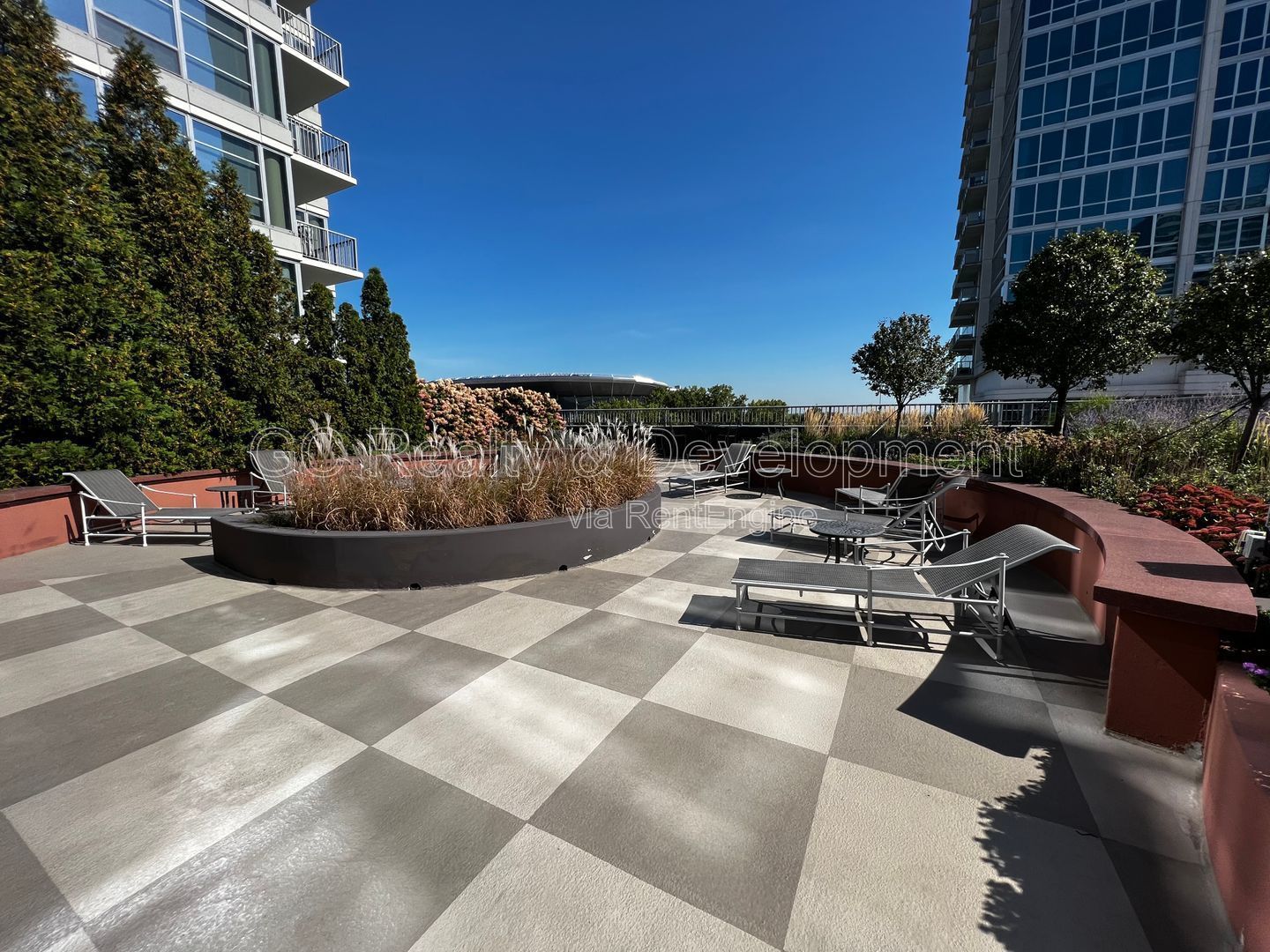 *** COMING SOON 4/15/26! / STUNNING CORNER UNIT / 2 BR / 2 BTH / INDOOR PARKING AVAIL / FULL AMENITY BLDG / GREAT LOCATION *** property image