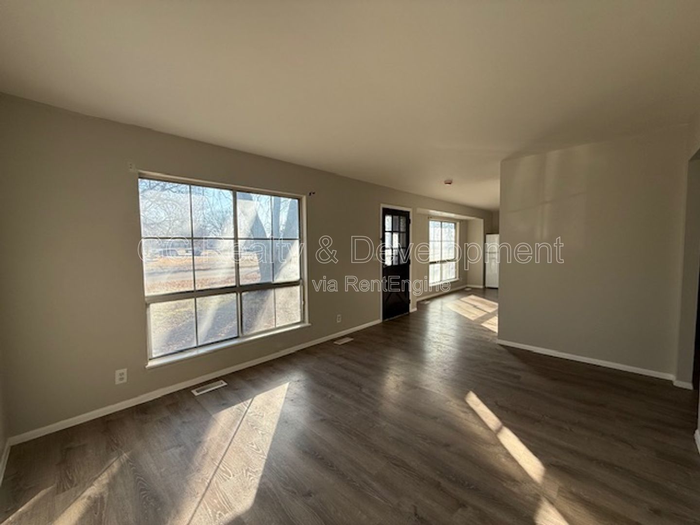 ***  3BRM - 1 BTH RANCH W/ ATTACHED GARAGE / RECENTLY UPDATED *** property image