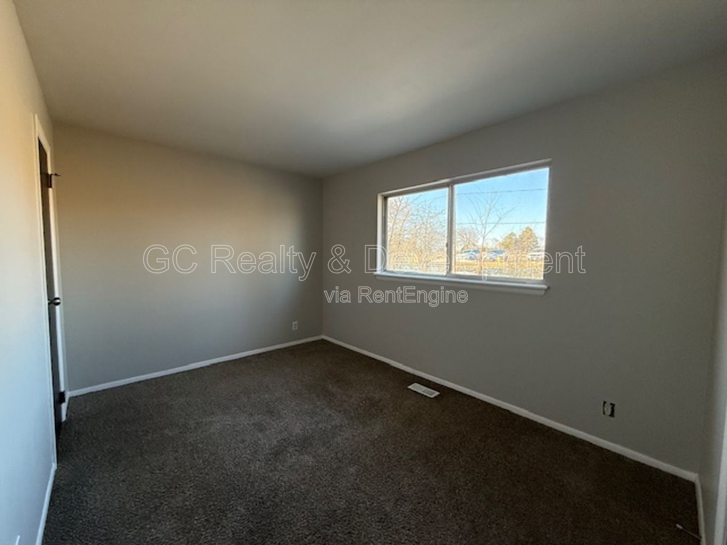 ***  3BRM - 1 BTH RANCH W/ ATTACHED GARAGE / RECENTLY UPDATED *** property image