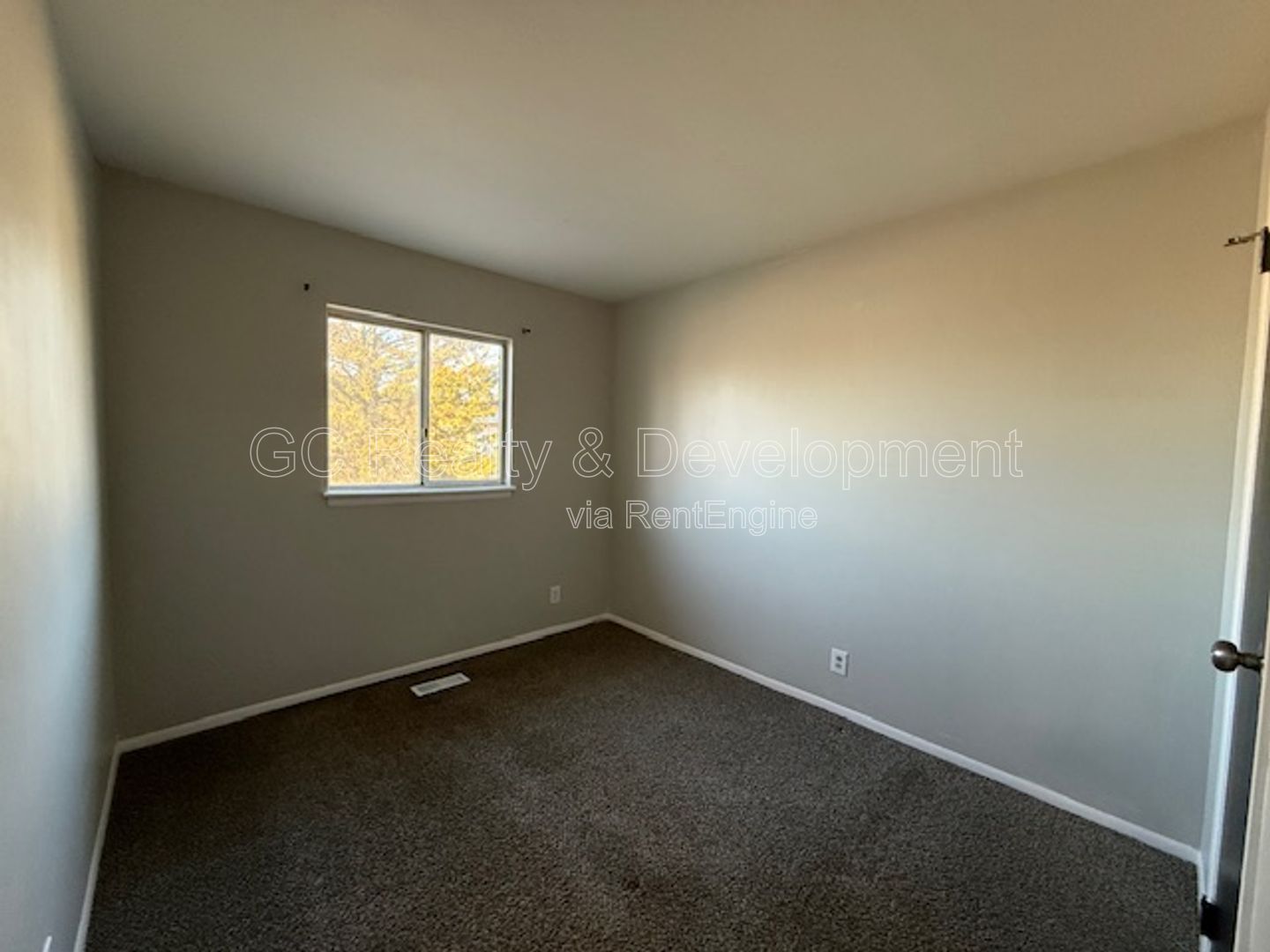 ***  3BRM - 1 BTH RANCH W/ ATTACHED GARAGE / RECENTLY UPDATED *** property image