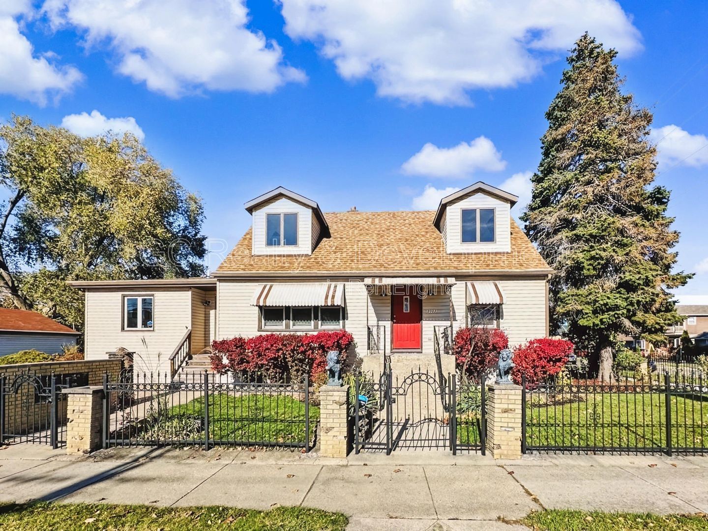 *** CORNER LOT SHOWSTOPPER / RENOVATED 5BR-3.5BTH / FINISHED BASEMENT / DETACHED 2-CAR GARAGE *** property image