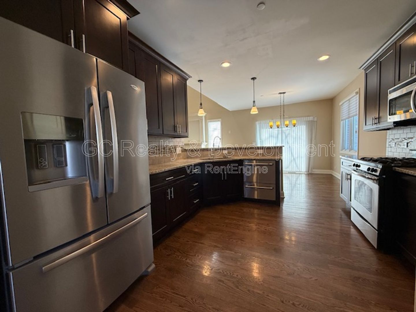 ** NEWER CONSTRUCTION / 3 BDRM - 4 BTH / 2300+ SQFT / FINISHED BSMT / SCHOOL DISTRICT 108 *** property image