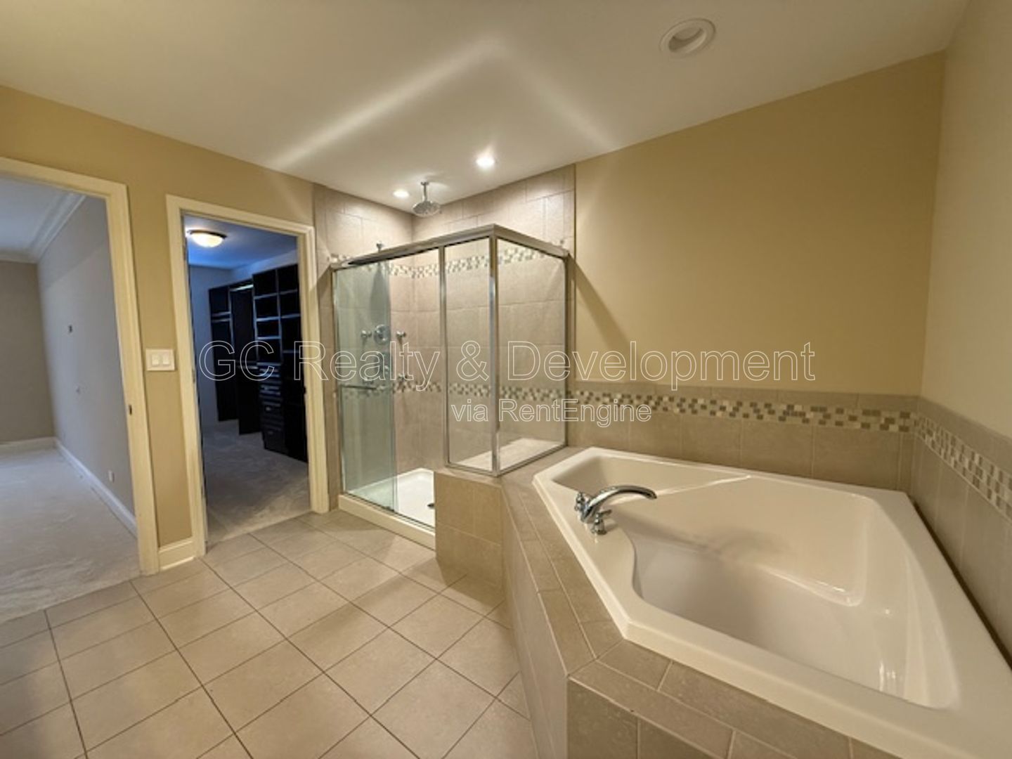 ** NEWER CONSTRUCTION / 3 BDRM - 4 BTH / 2300+ SQFT / FINISHED BSMT / SCHOOL DISTRICT 108 *** property image