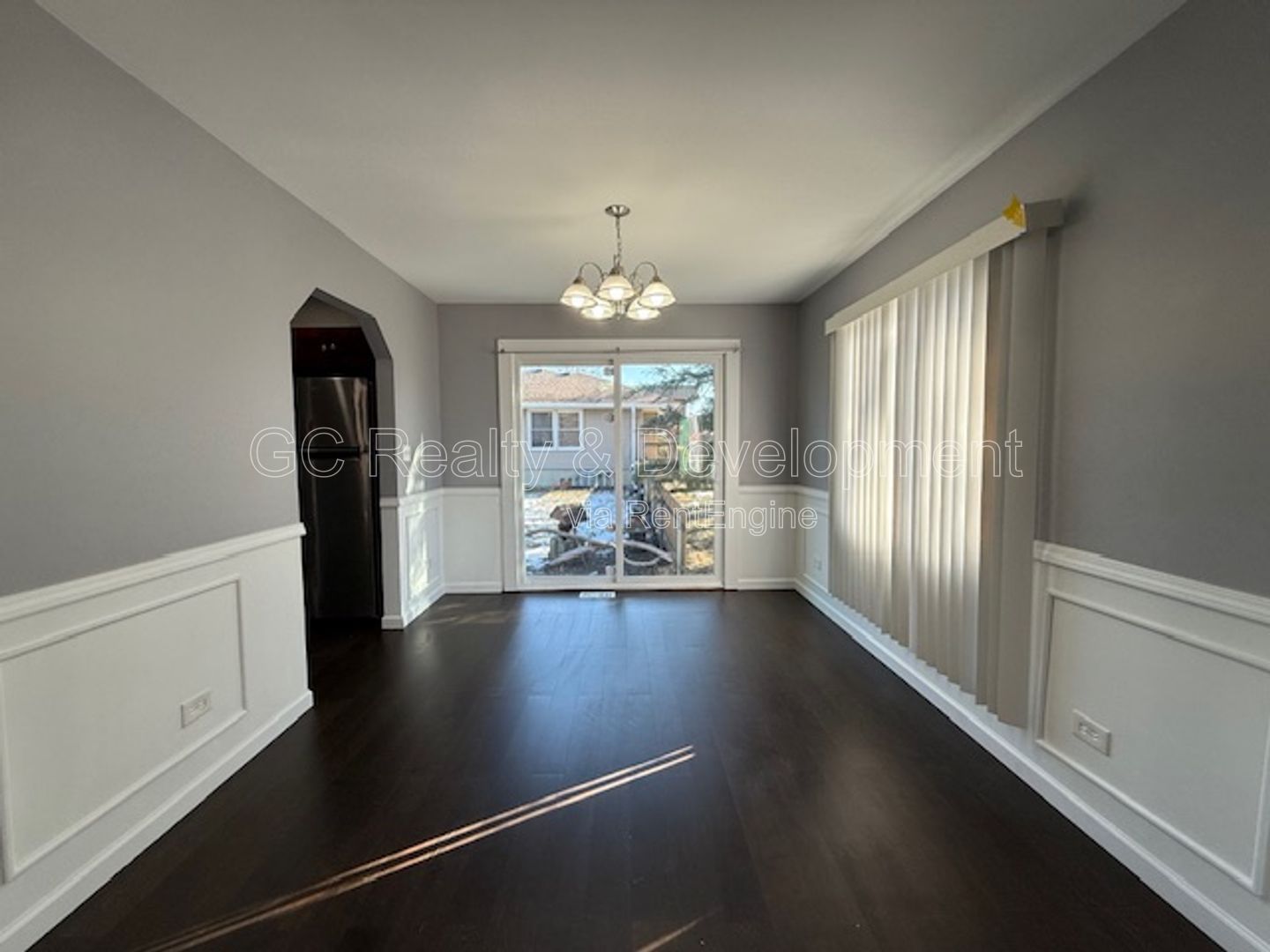 *** 3 BDRM - 2 BTH / FULLY UPDATED / PARTIALLY FIN BASEMENT / CENTRAL AC / SHOPPING NEARBY *** property image