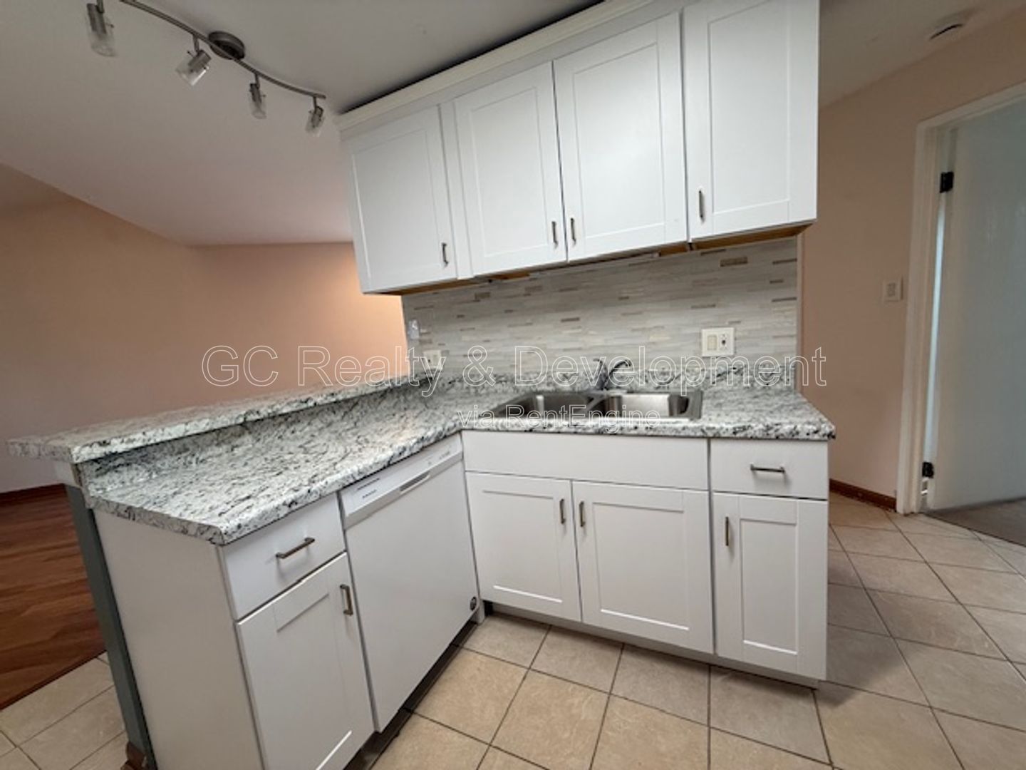 *** 2 BDRM - 2 BTH / LRG CLOSETS / IN UNIT LAUNDRY / 2 PARKING SPOTS / POOLS ON SITE *** property image