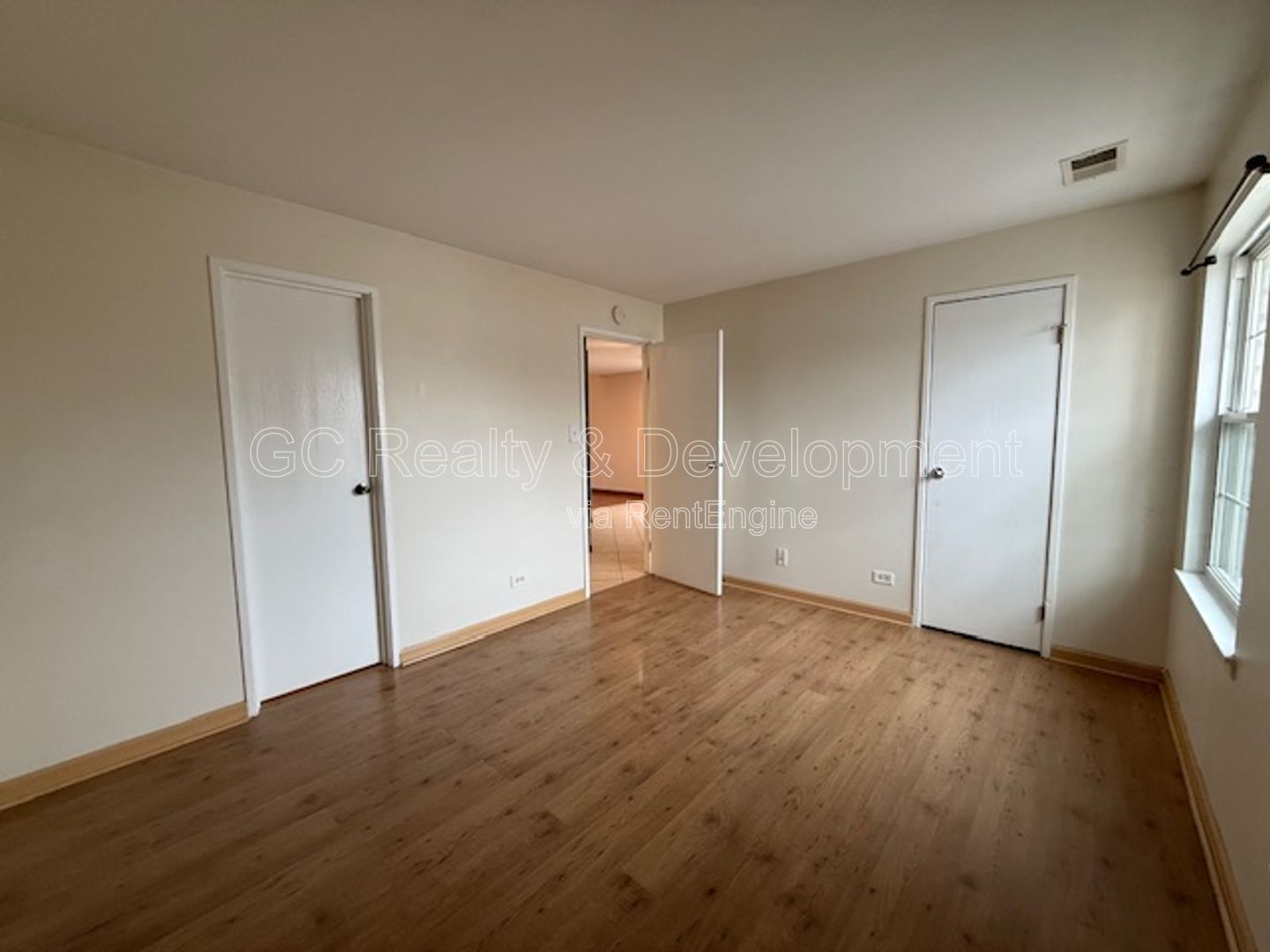 *** 2 BDRM - 2 BTH / LRG CLOSETS / IN UNIT LAUNDRY / 2 PARKING SPOTS / POOLS ON SITE *** property image
