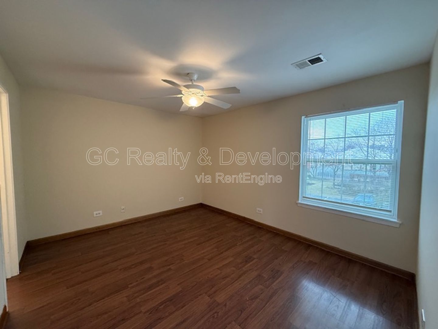 *** 2 BDRM - 2 BTH / LRG CLOSETS / IN UNIT LAUNDRY / 2 PARKING SPOTS / POOLS ON SITE *** property image