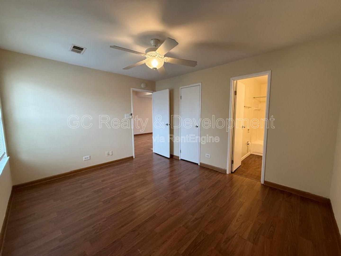 *** 2 BDRM - 2 BTH / LRG CLOSETS / IN UNIT LAUNDRY / 2 PARKING SPOTS / POOLS ON SITE *** property image