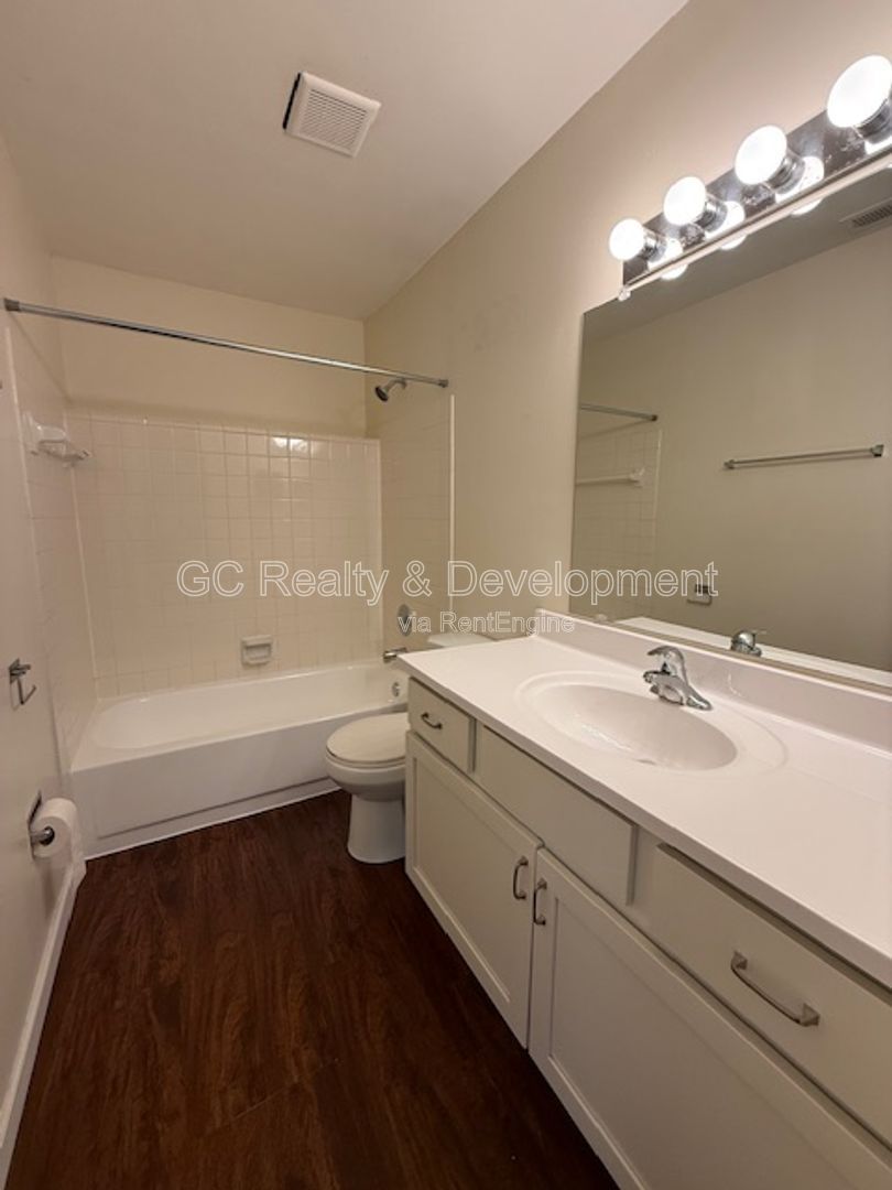 *** 2 BDRM - 2 BTH / LRG CLOSETS / IN UNIT LAUNDRY / 2 PARKING SPOTS / POOLS ON SITE *** property image