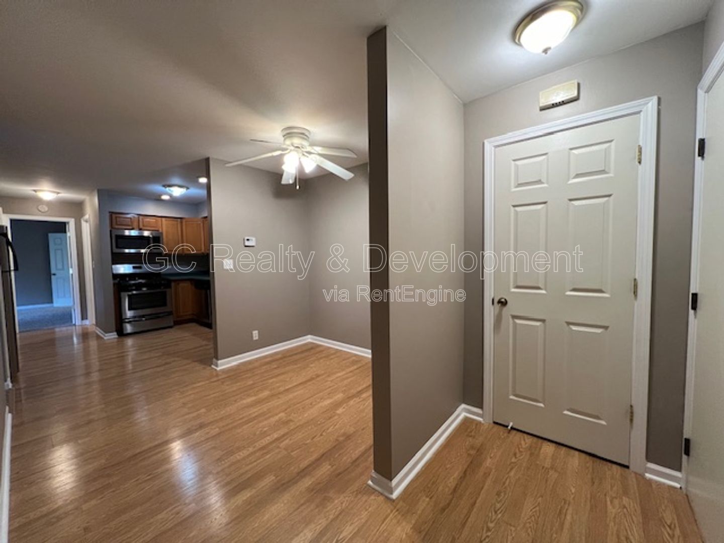 *** REST OF MONTH FREE / FIRST FLOOR UNIT / 2 BDRM / PARKING INCL / PET FRIENDLY / STORAGE *** property image